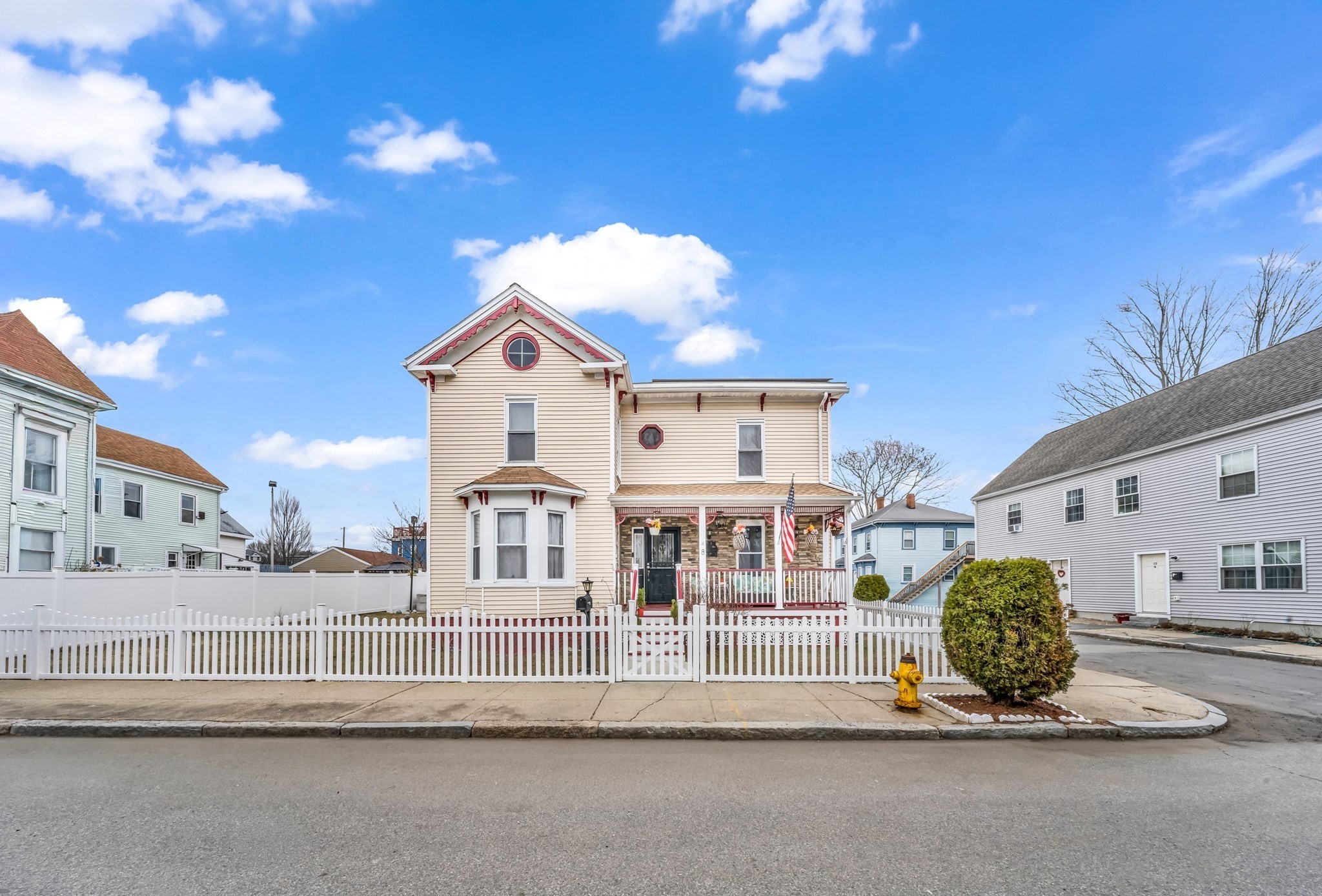8 Ford St, Haverhill, MA 01832