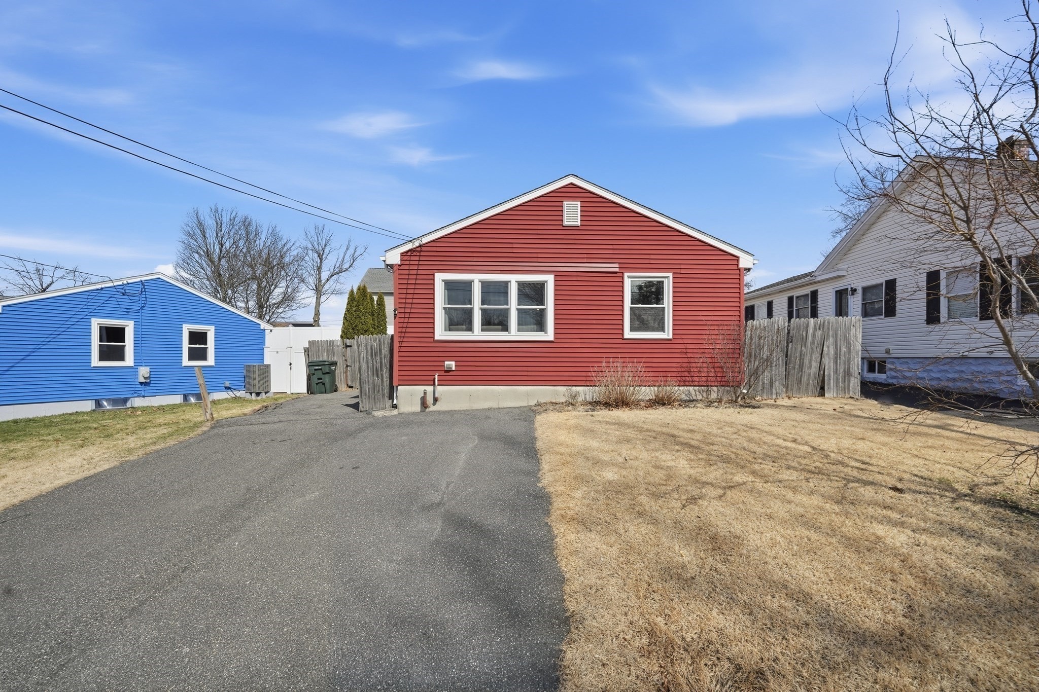 88 Agnes St, Springfield, MA 01118