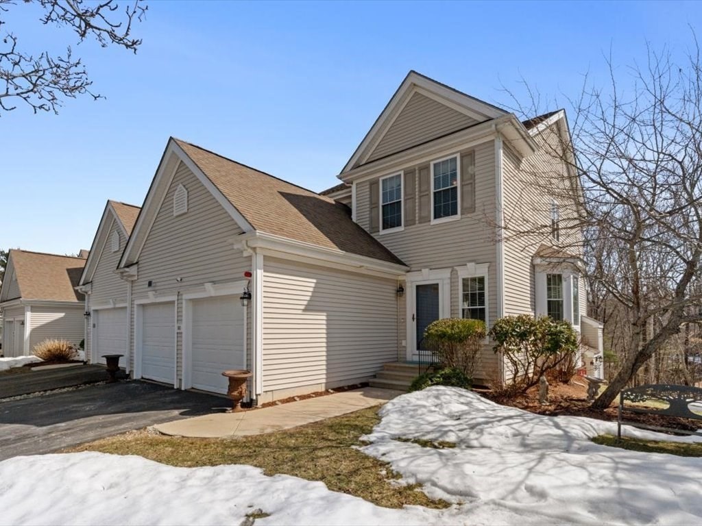 100 Buttercup Ln Unit 100, Grafton, MA 01560