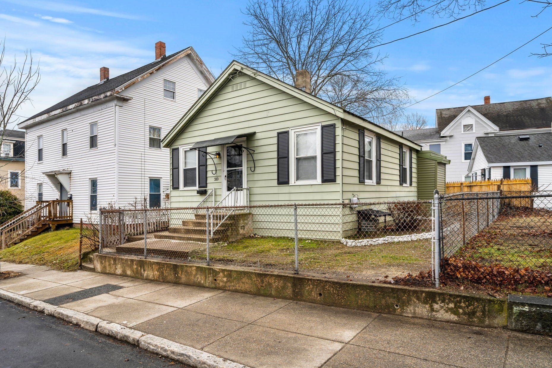310 Washington St, Haverhill, MA 01832