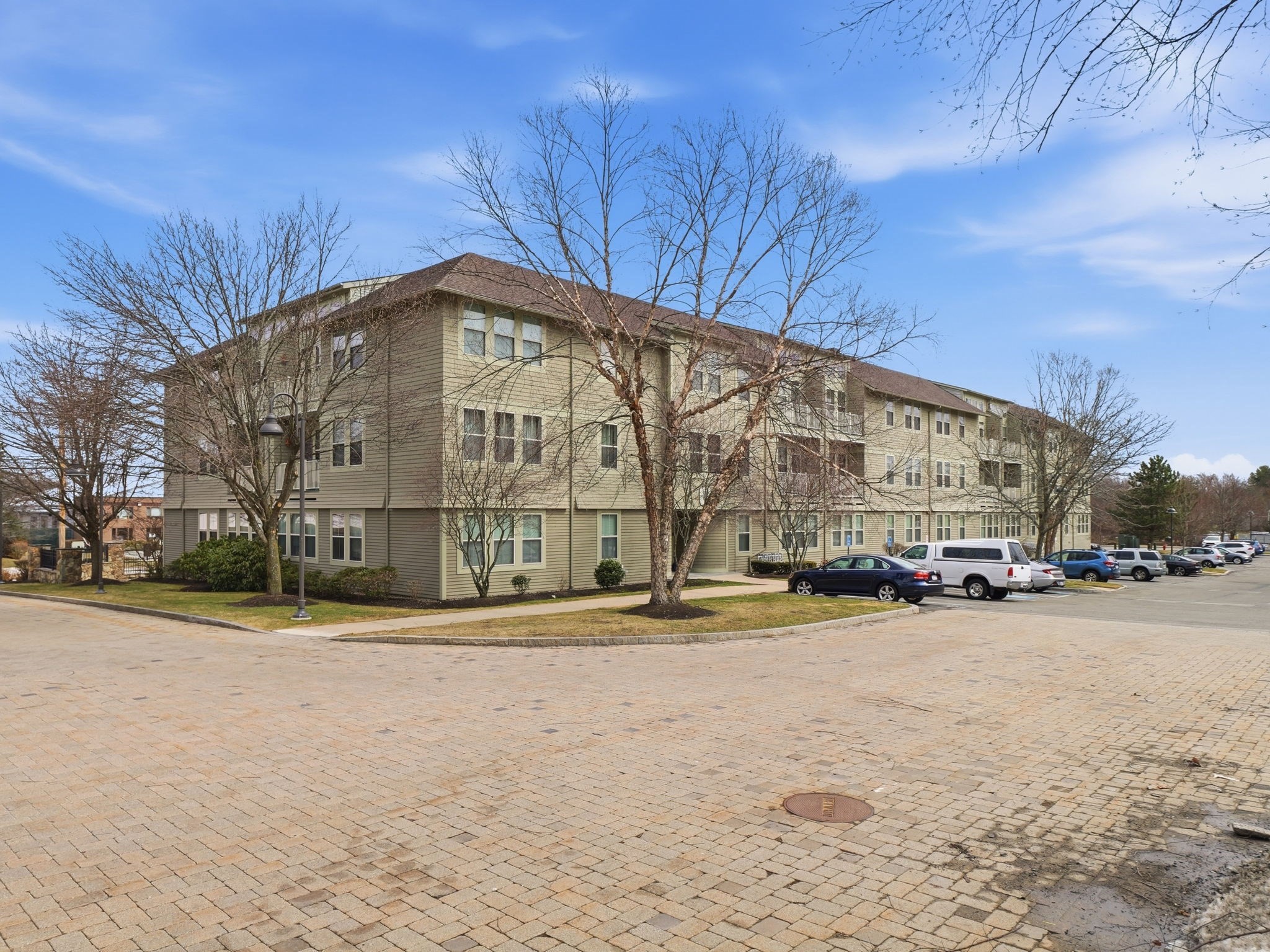 2 Harvest Dr Unit 308, North Andover, MA 01845