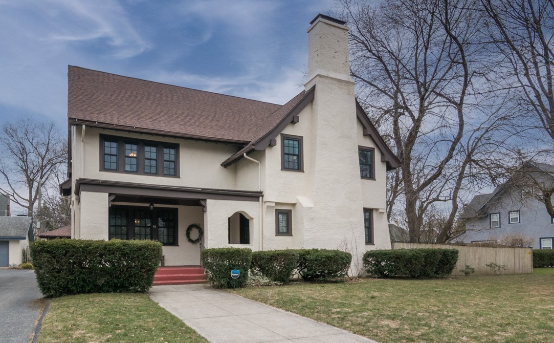 43 Oxford St, Springfield, MA 01108