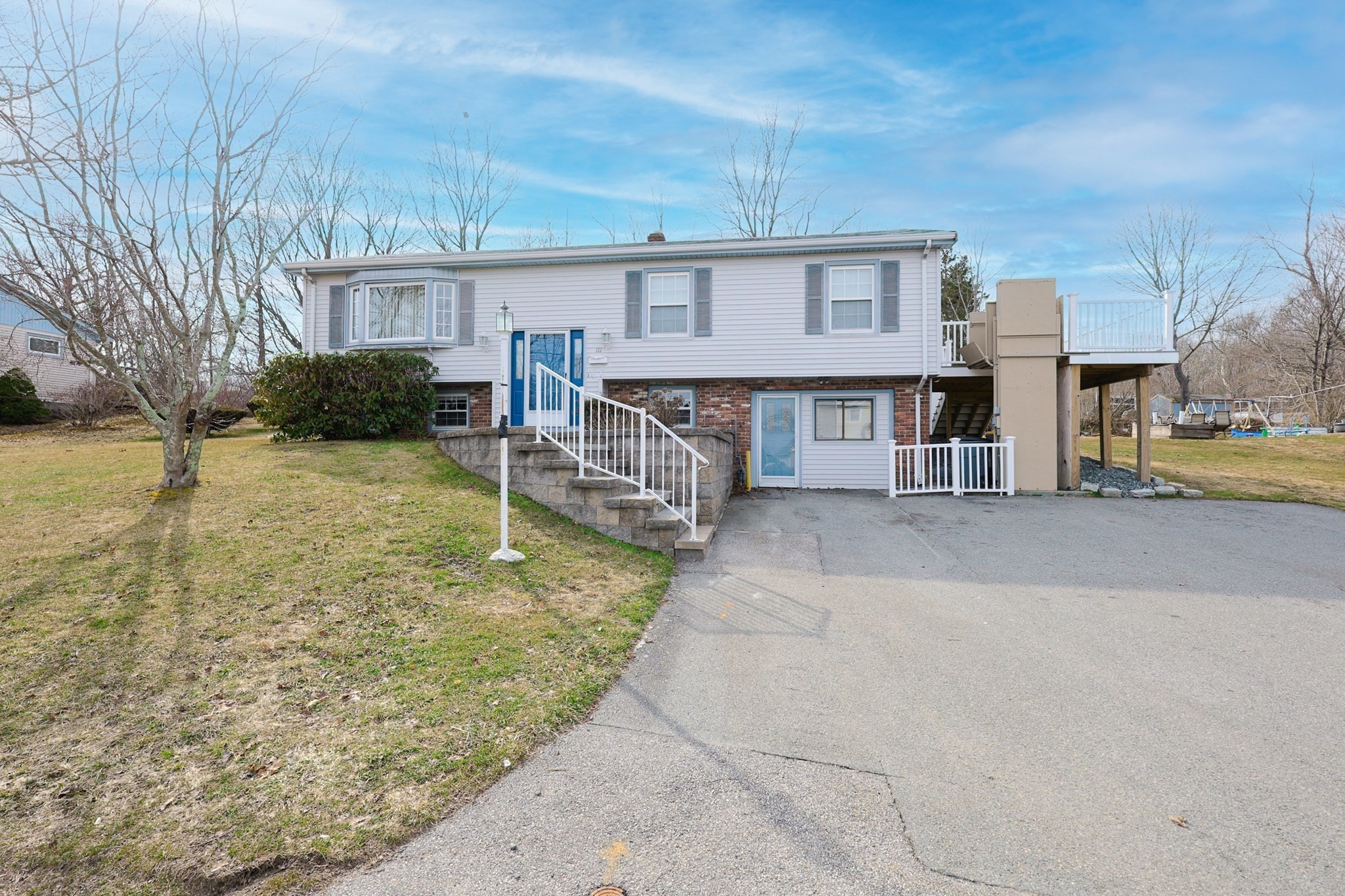111 Almy Rd, Somerset, MA 02726