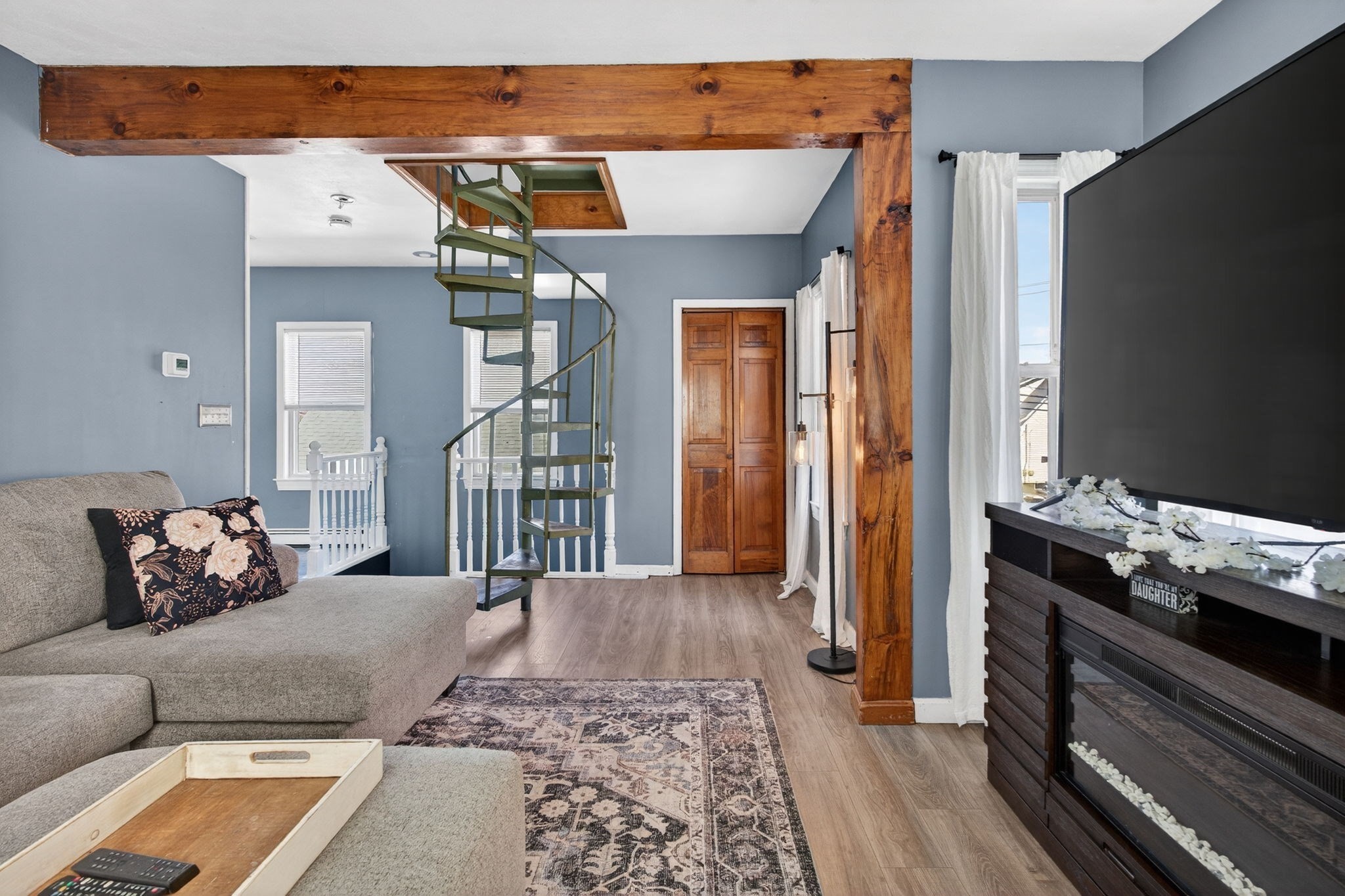 508 Lakeview Ave, Lowell, MA 01850