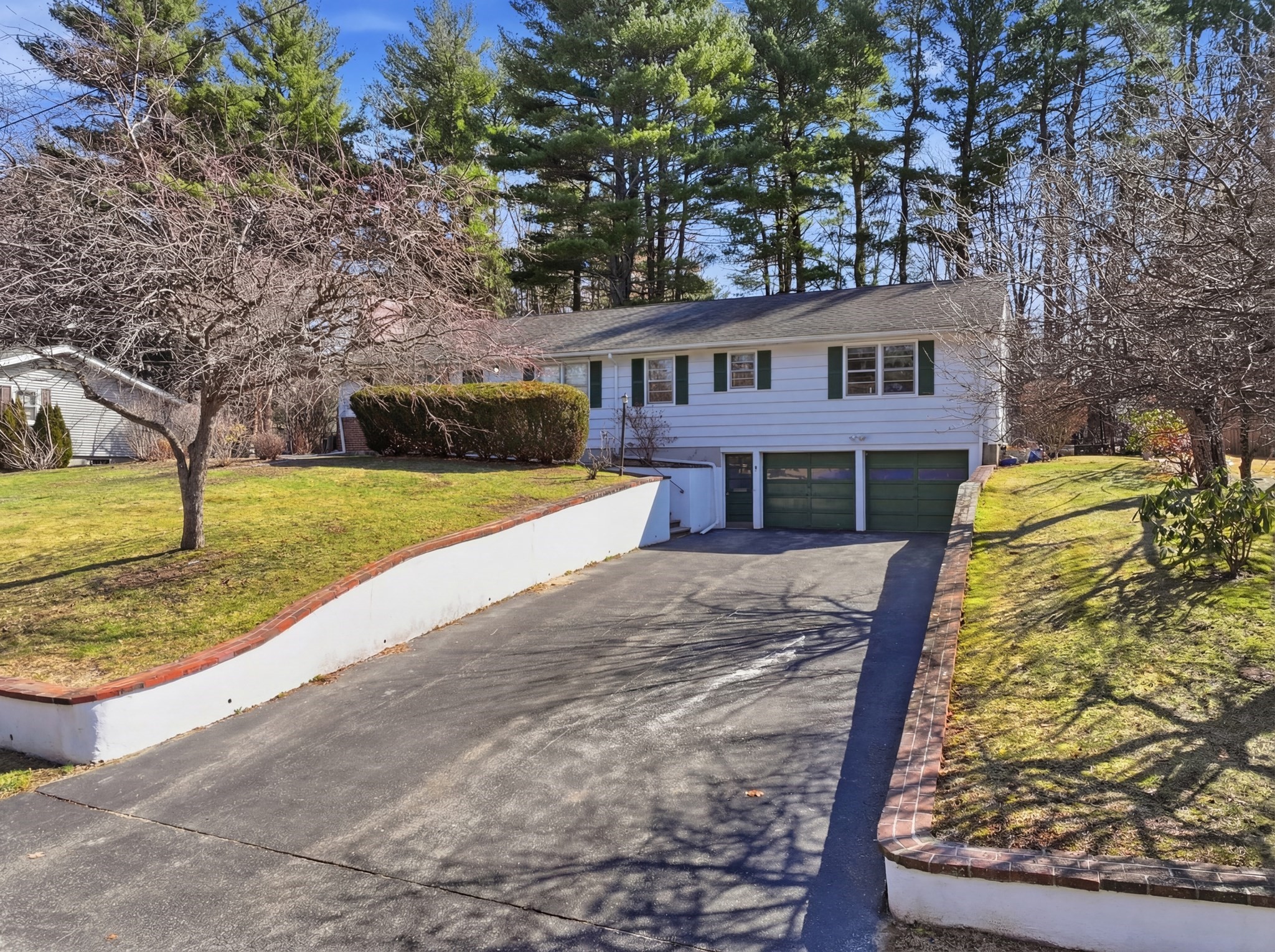 7 Little Tree Ln, Framingham, MA 01701