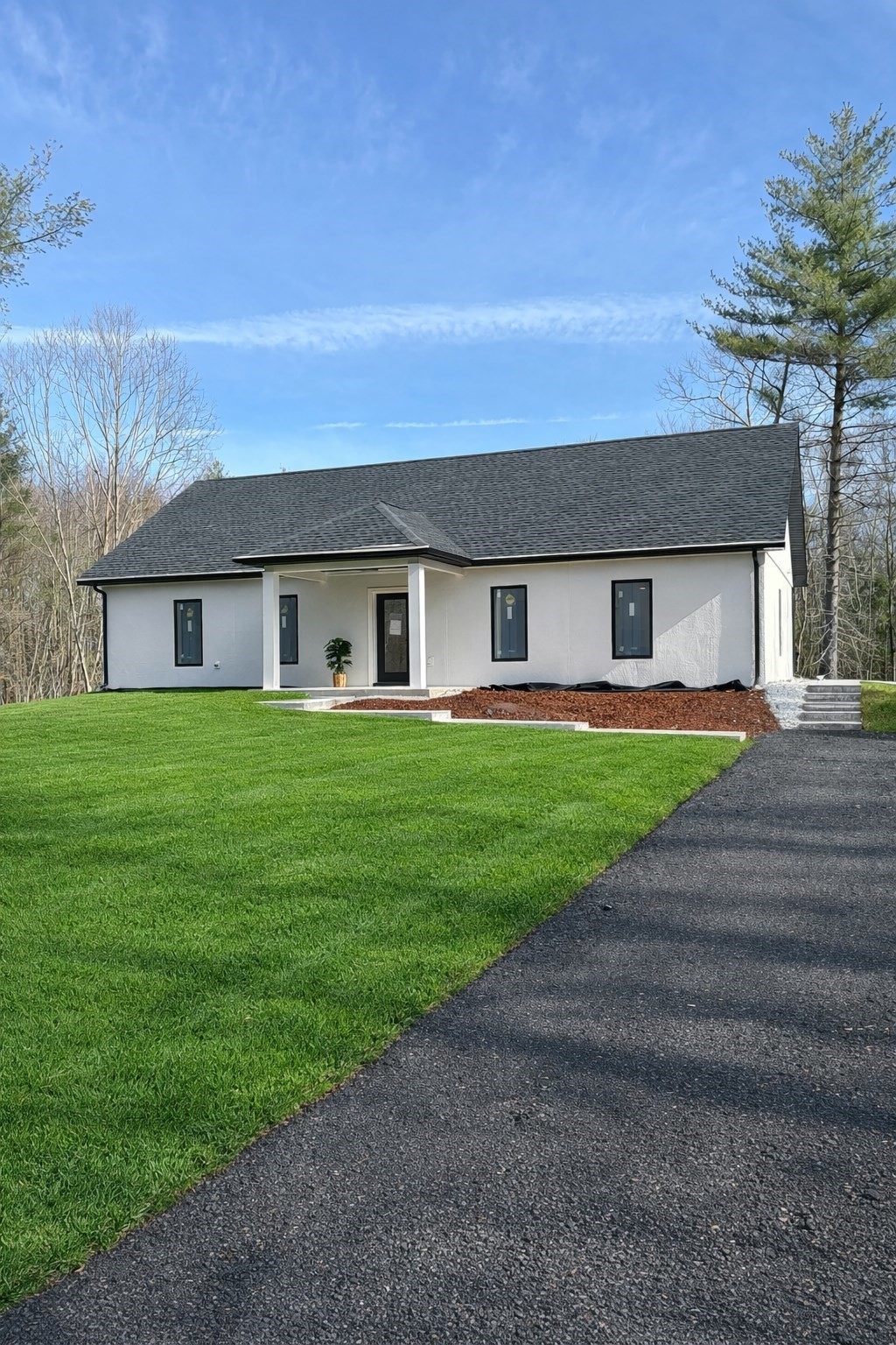 16 Smith Hanson Rd, North Brookfield, MA 01535