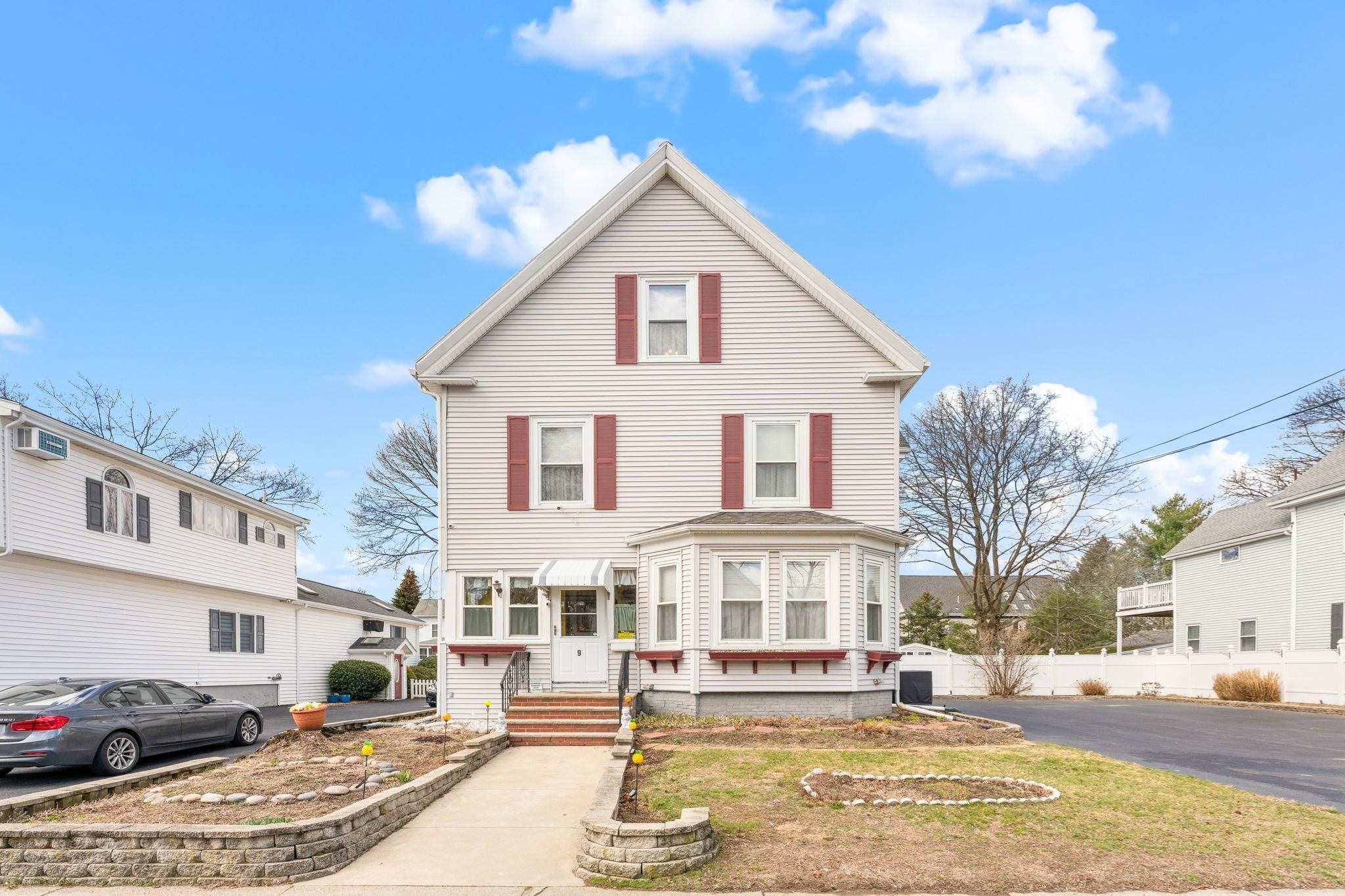 9 Avon St, Saugus, MA 01906