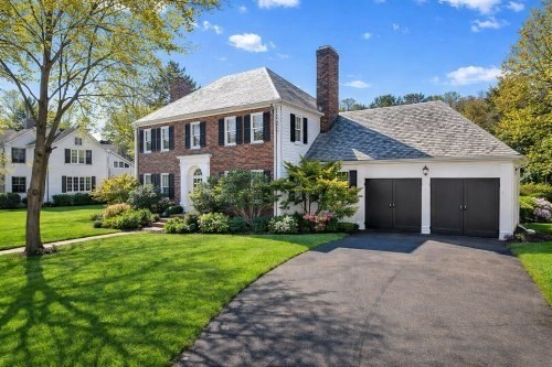 160 Reservoir Rd, Brookline, MA 02467