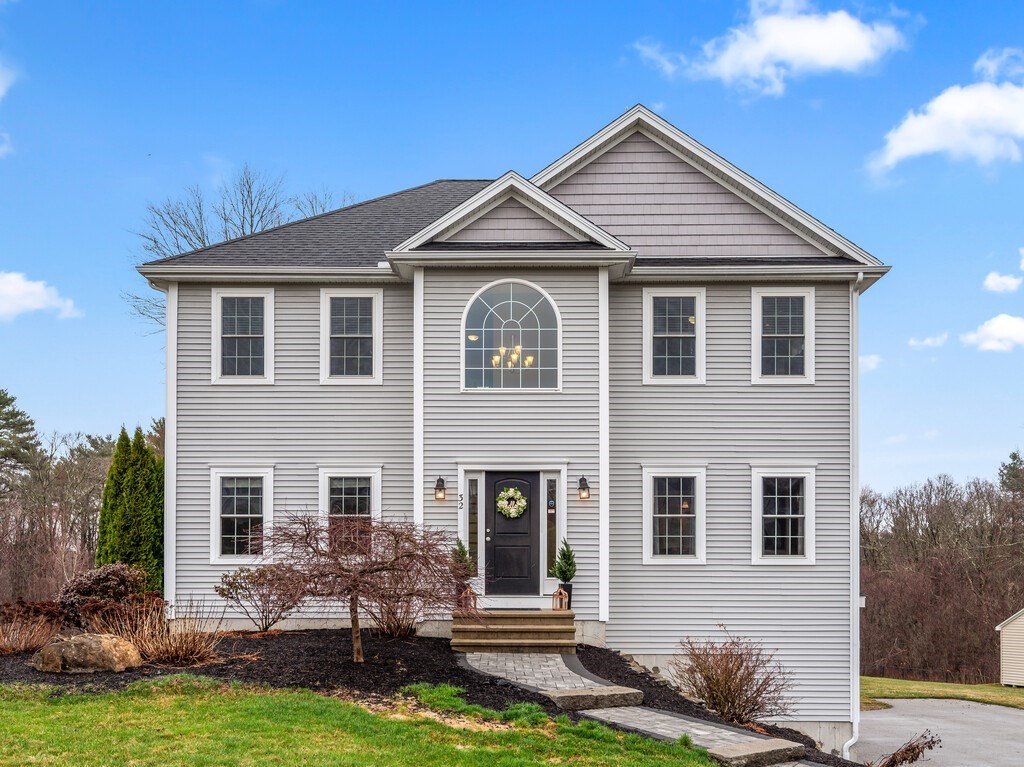 32 Jennings Rd, Charlton, MA 01507