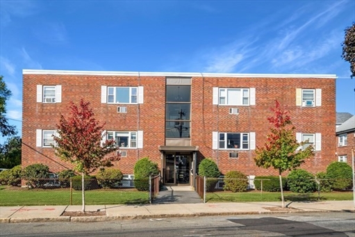 297 Main St, Apt 3