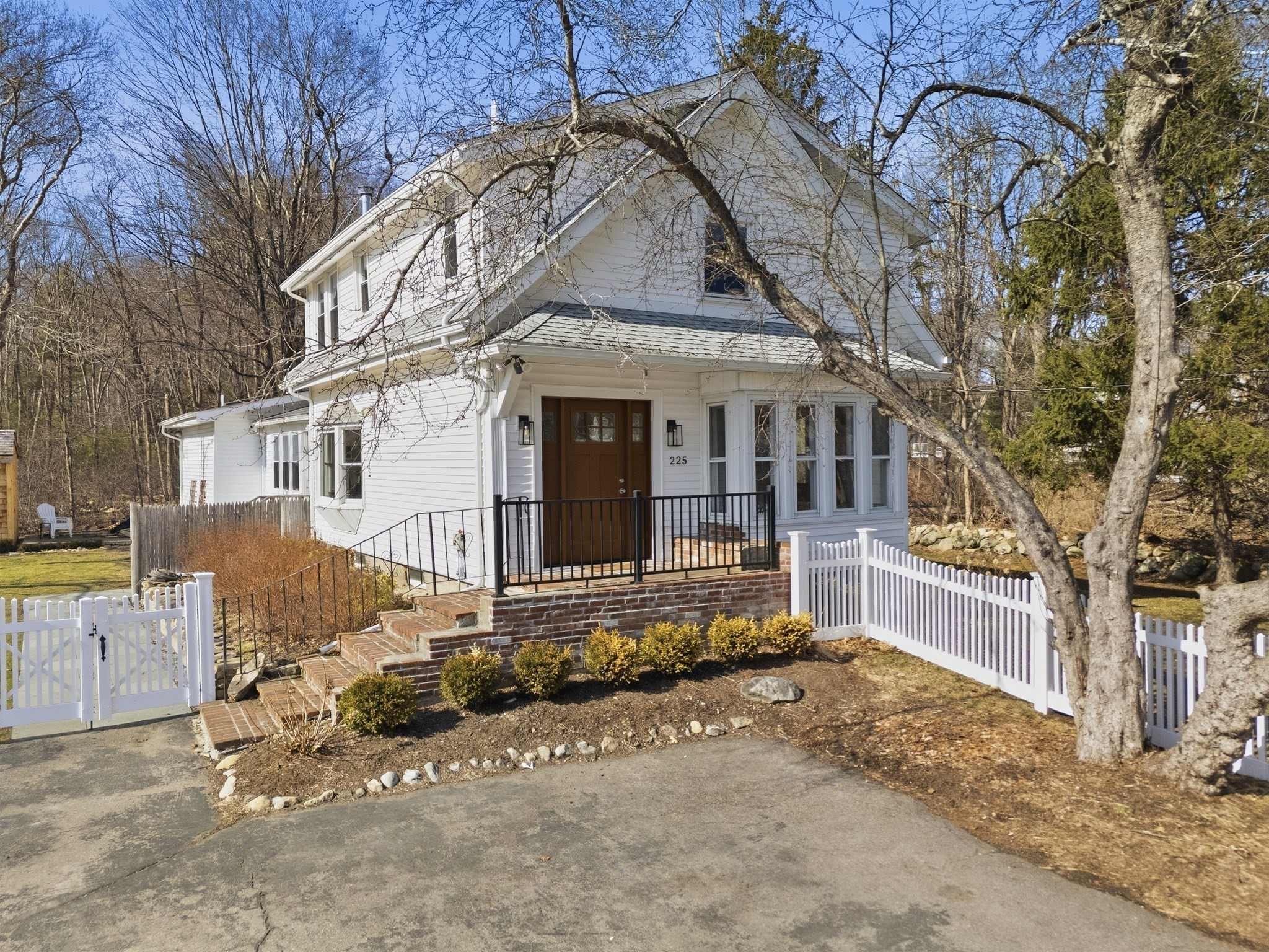 225 Pleasnat St, Millis, MA 02054