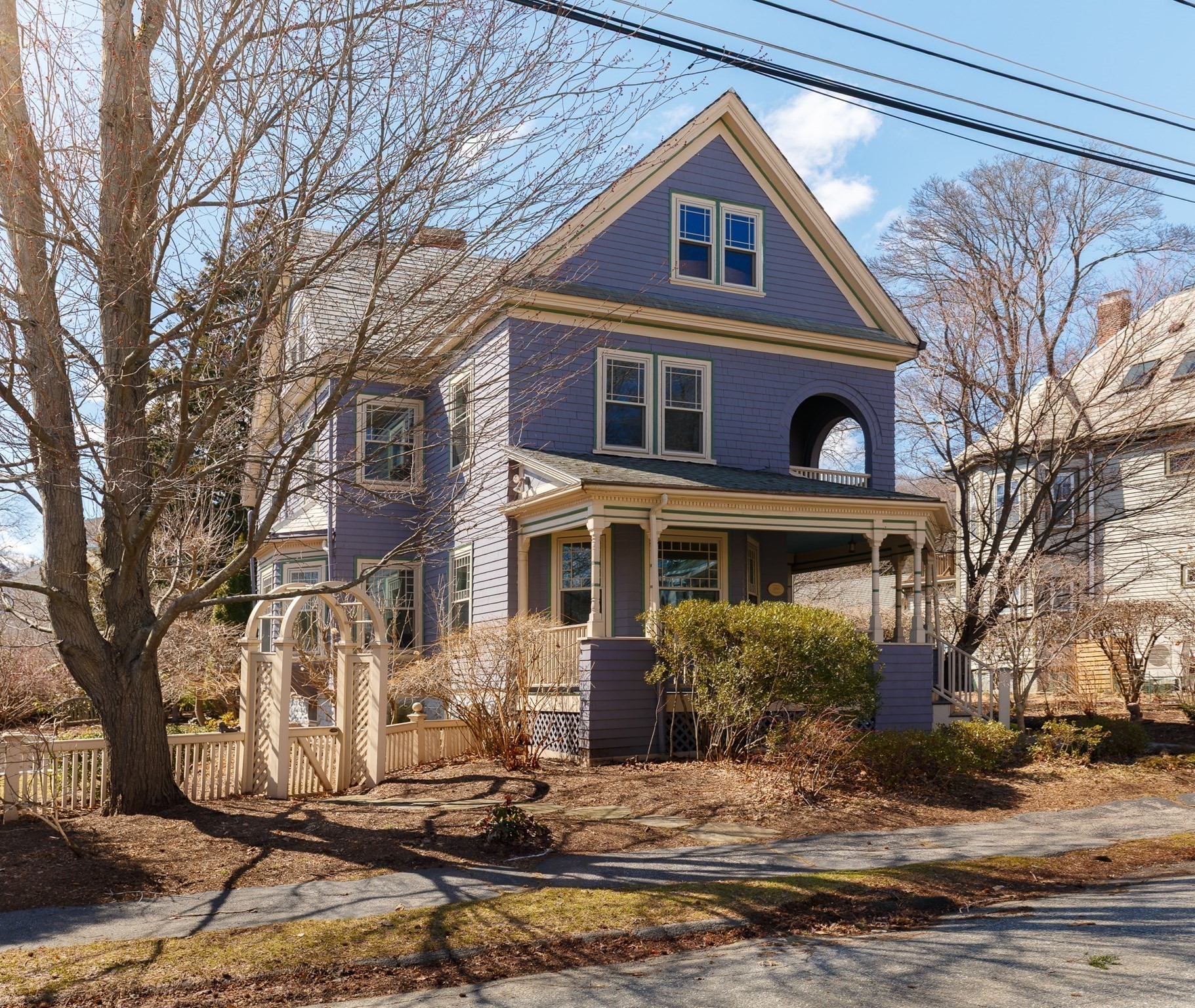 40 Marion Rd, Watertown, MA 02472