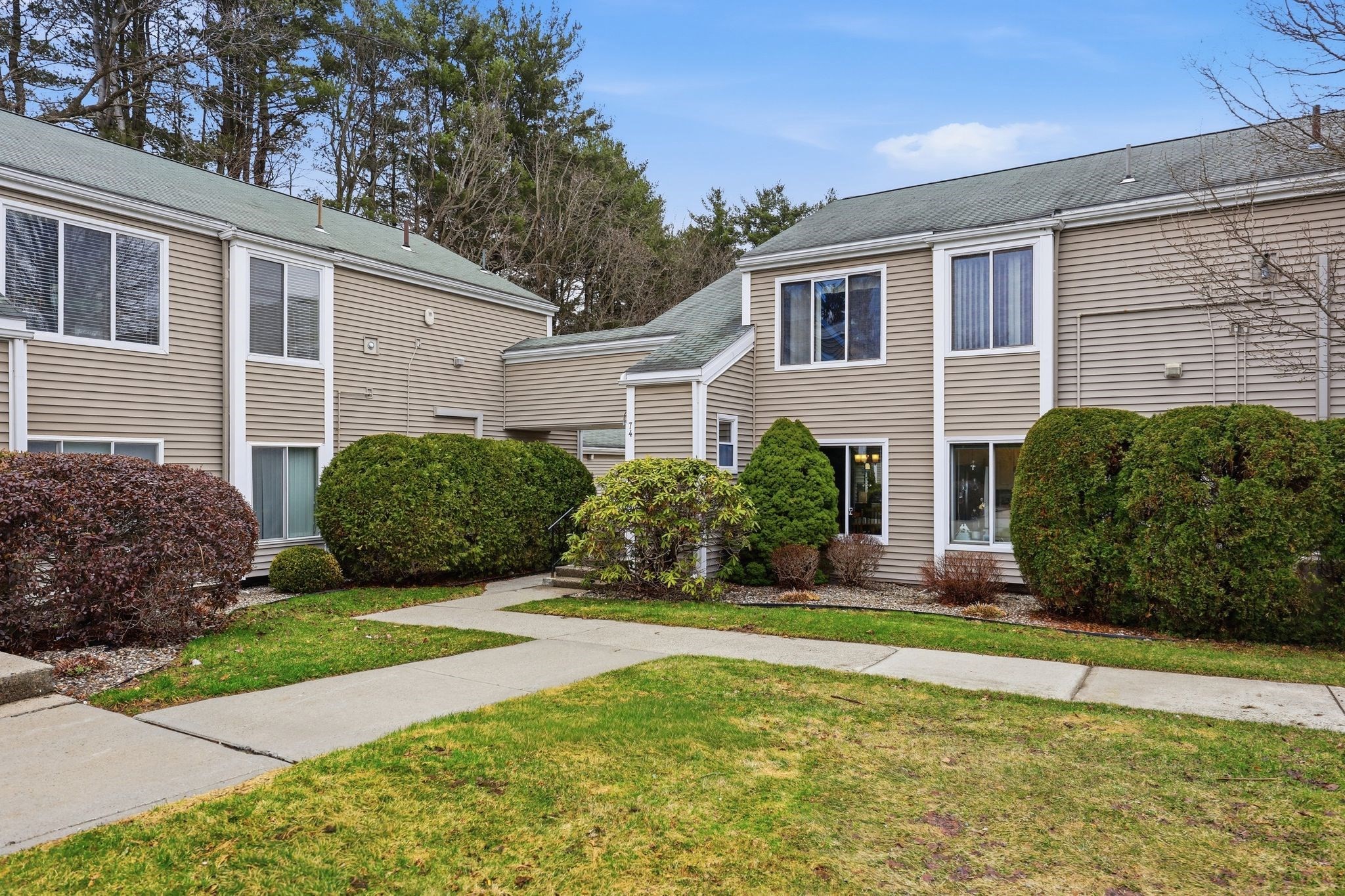 72 Nassau Dr Unit 72, Springfield, MA 01129