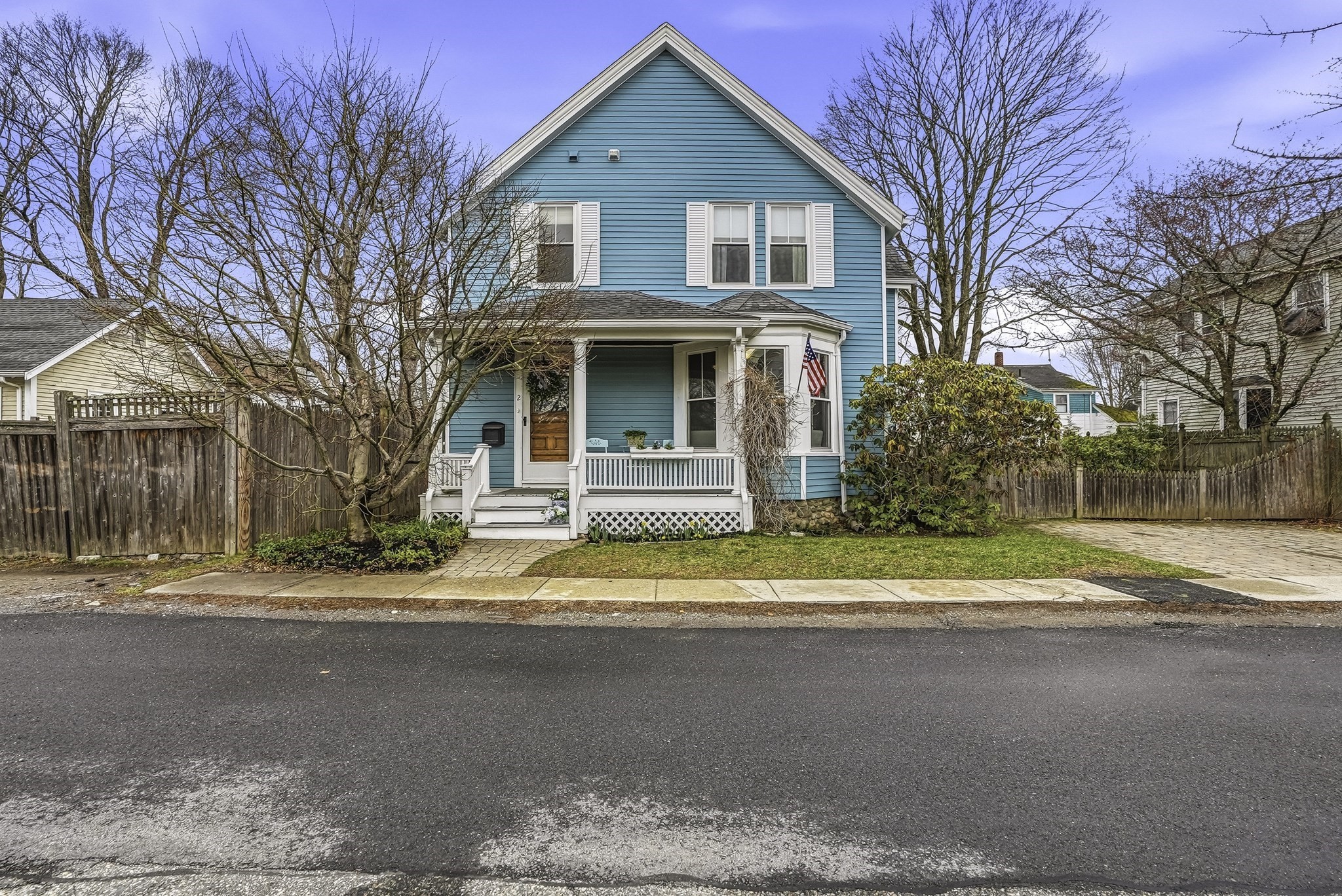 2 Maple Ave, Natick, MA 01760