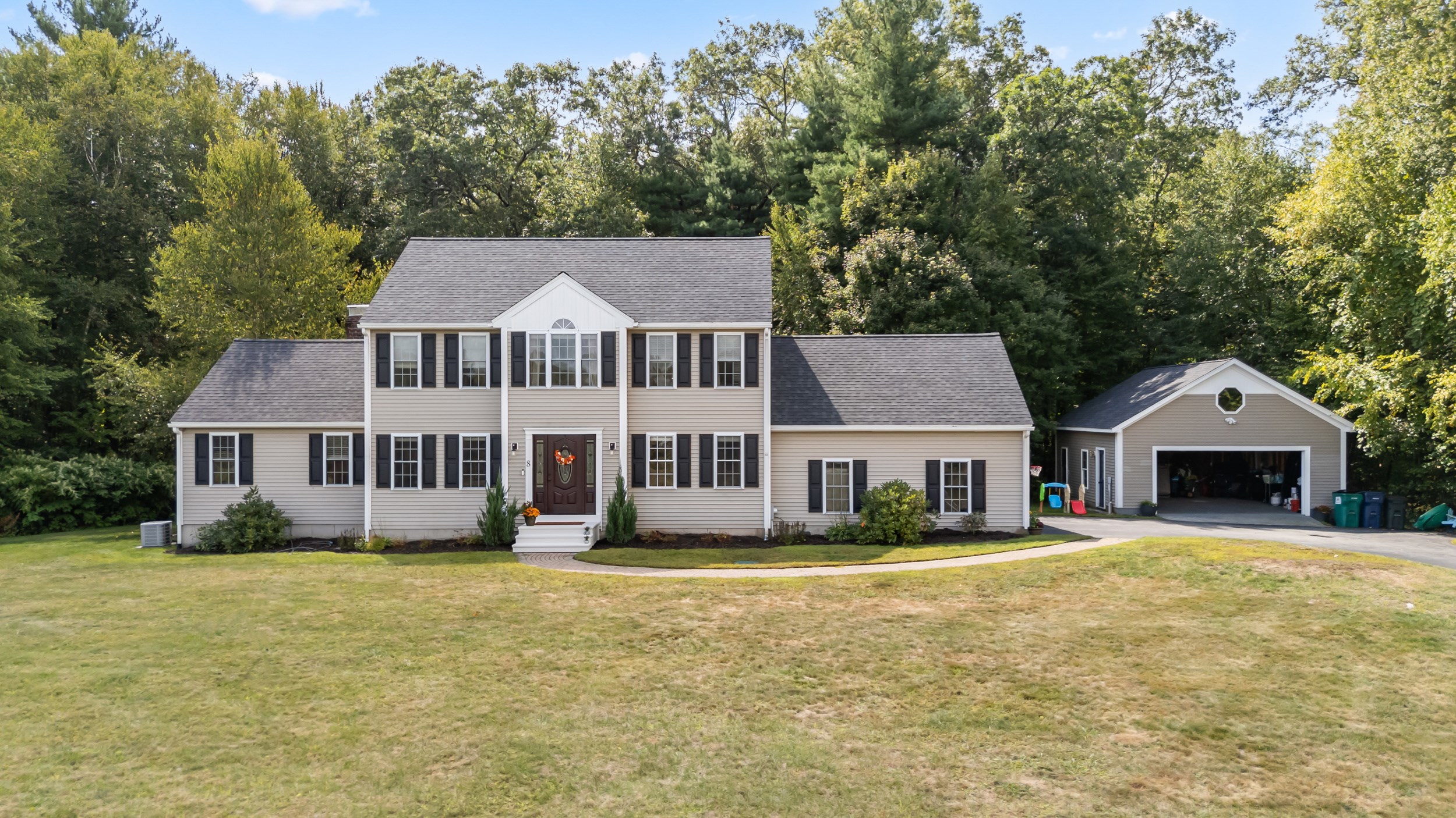 8 Virginia Ave, Sutton, MA 01590