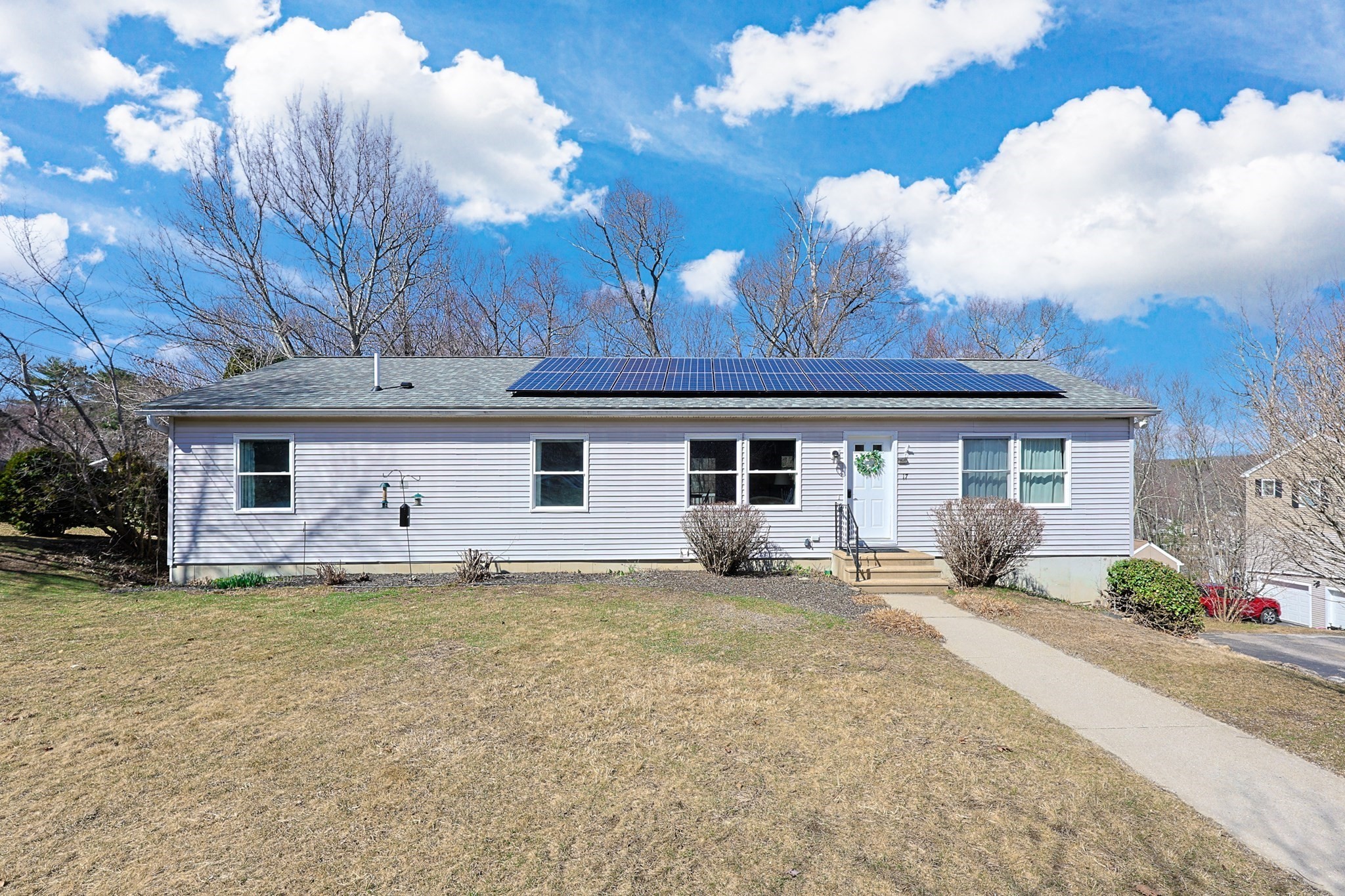 17 Keryn Ct, Northbridge, MA 01588