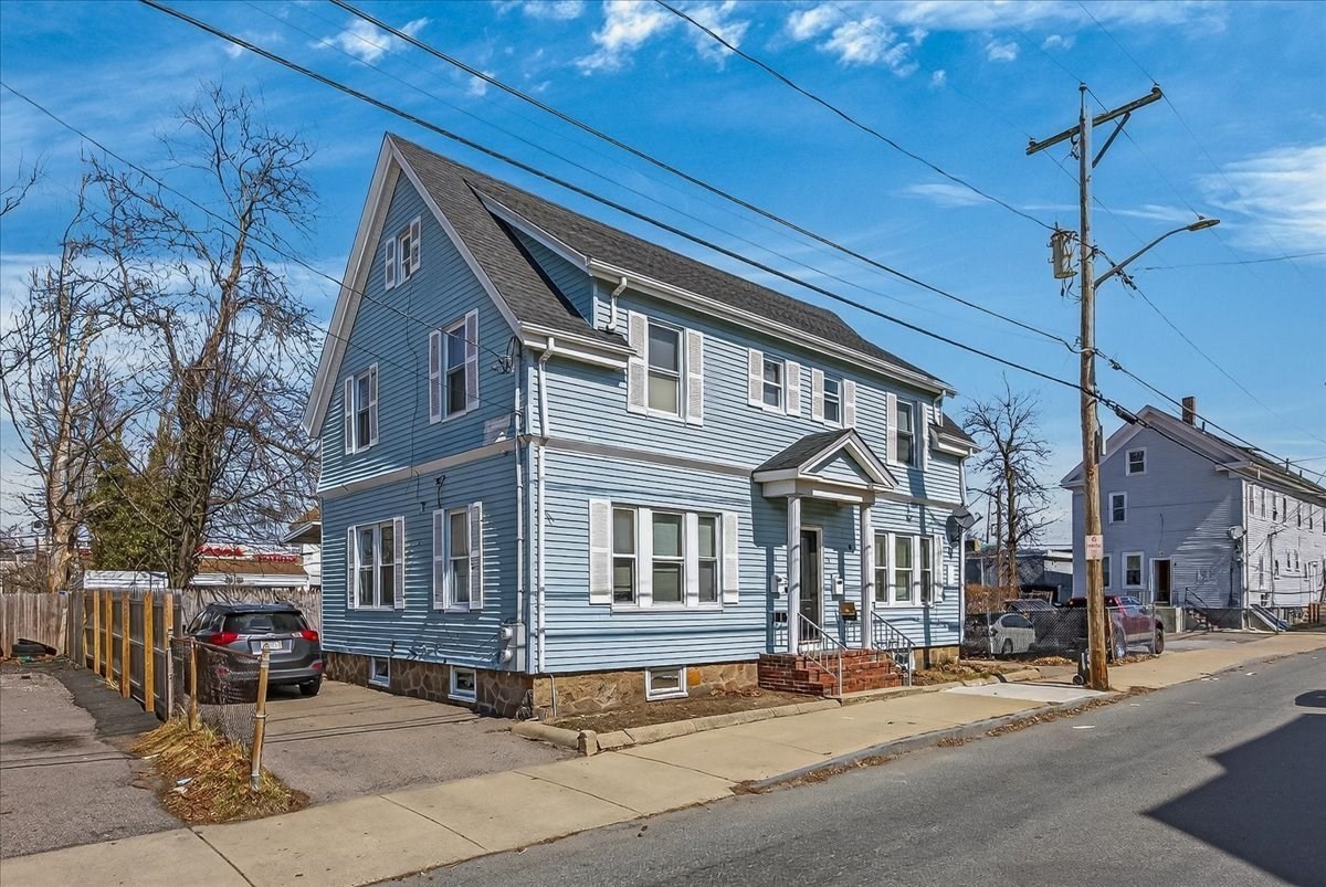 15 Market St, Brockton, MA 02301