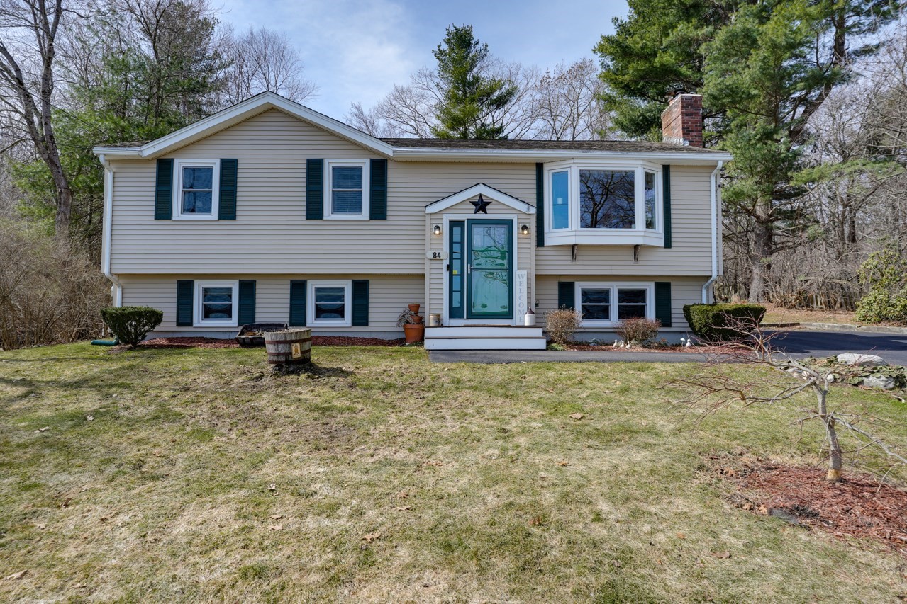 84 Ridge Rd, Northborough, MA 01532