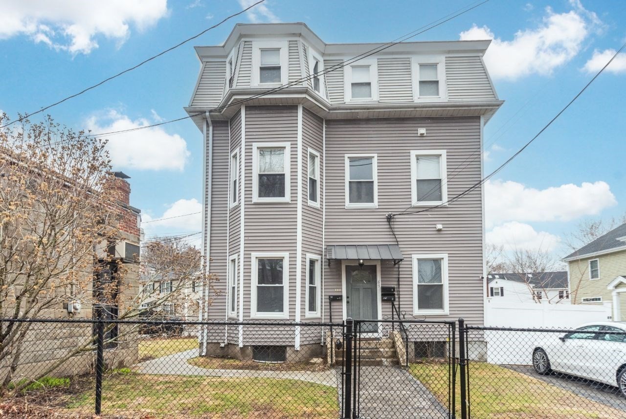 69 Forest St Unit 2, Watertown, MA 02472