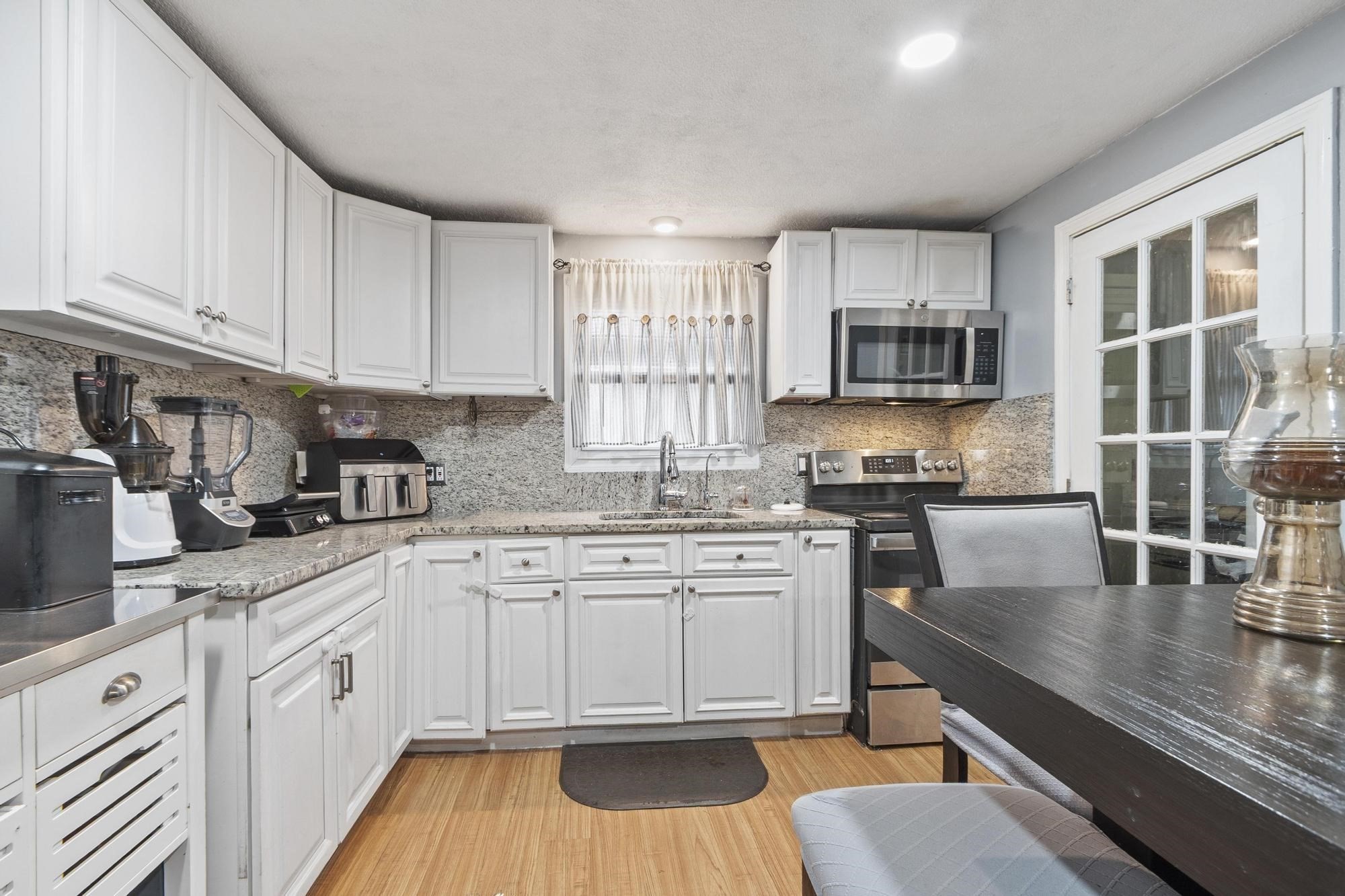 110 Everett St, Lawrence, MA 01843 - Image 11