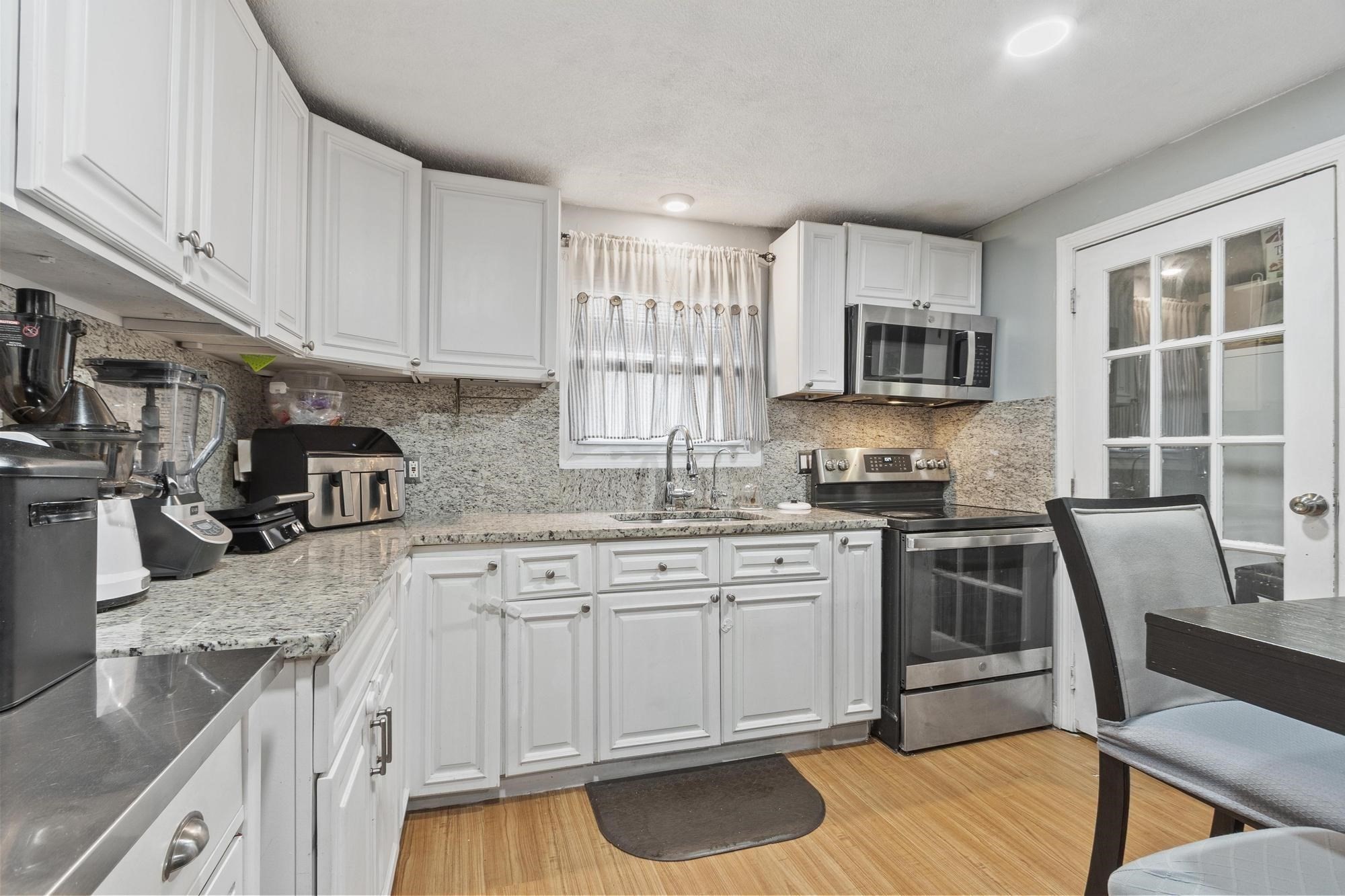110 Everett St, Lawrence, MA 01843 - Image 12