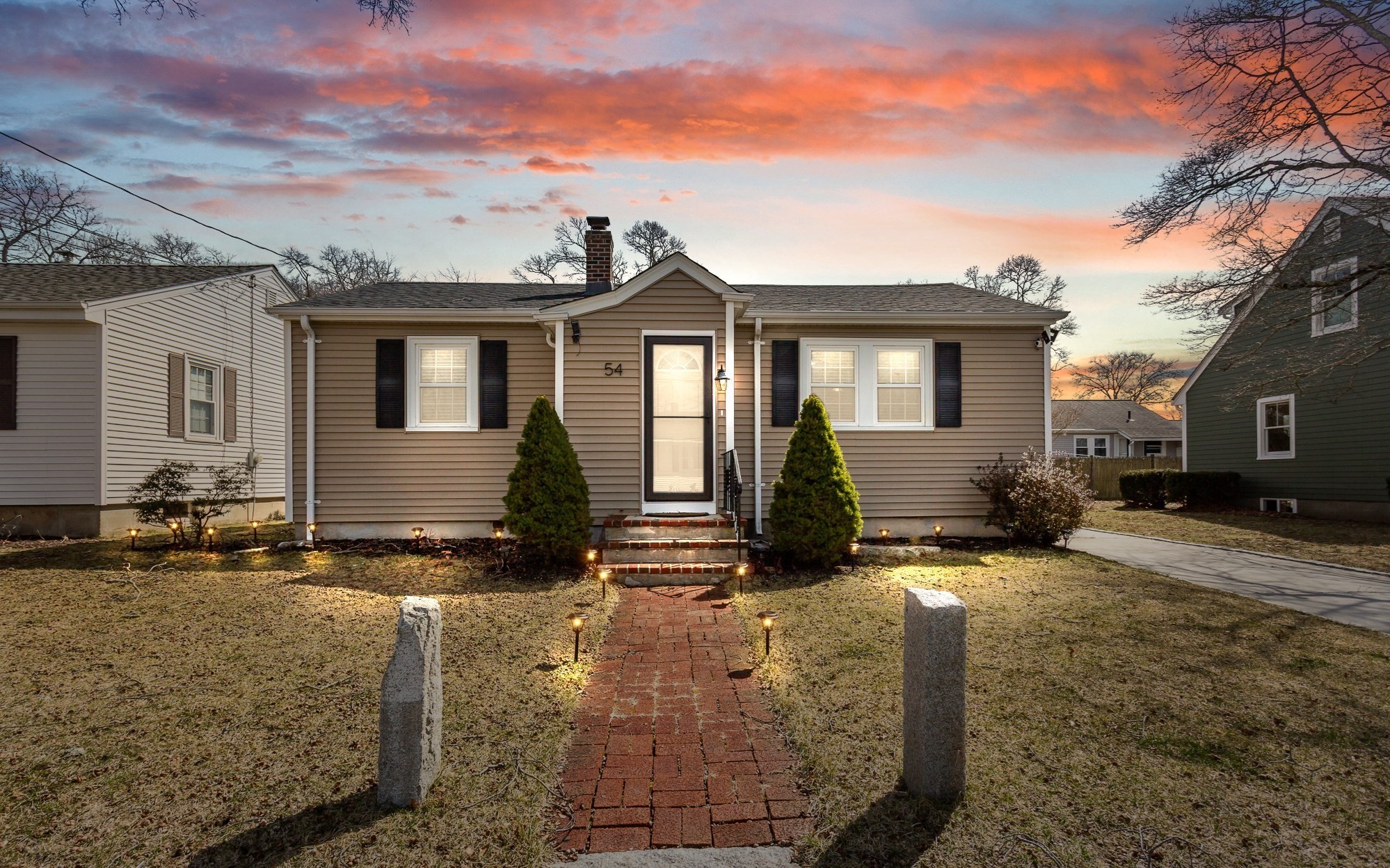 54 Huntington Ave, Dartmouth, MA 02747