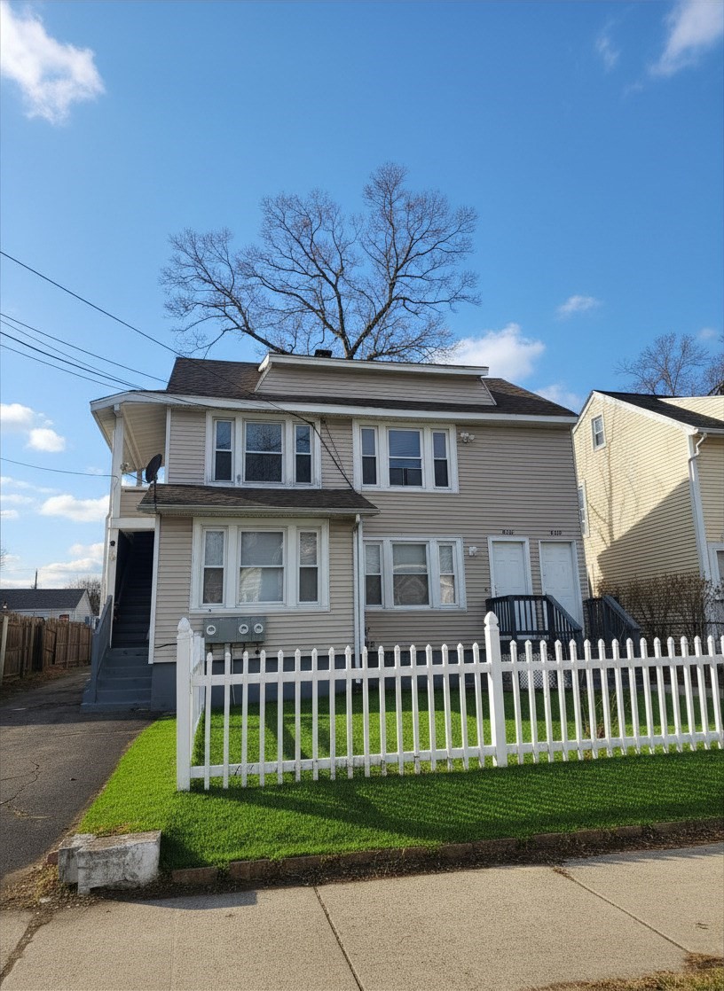 456 Page Blvd, Springfield, MA 01104