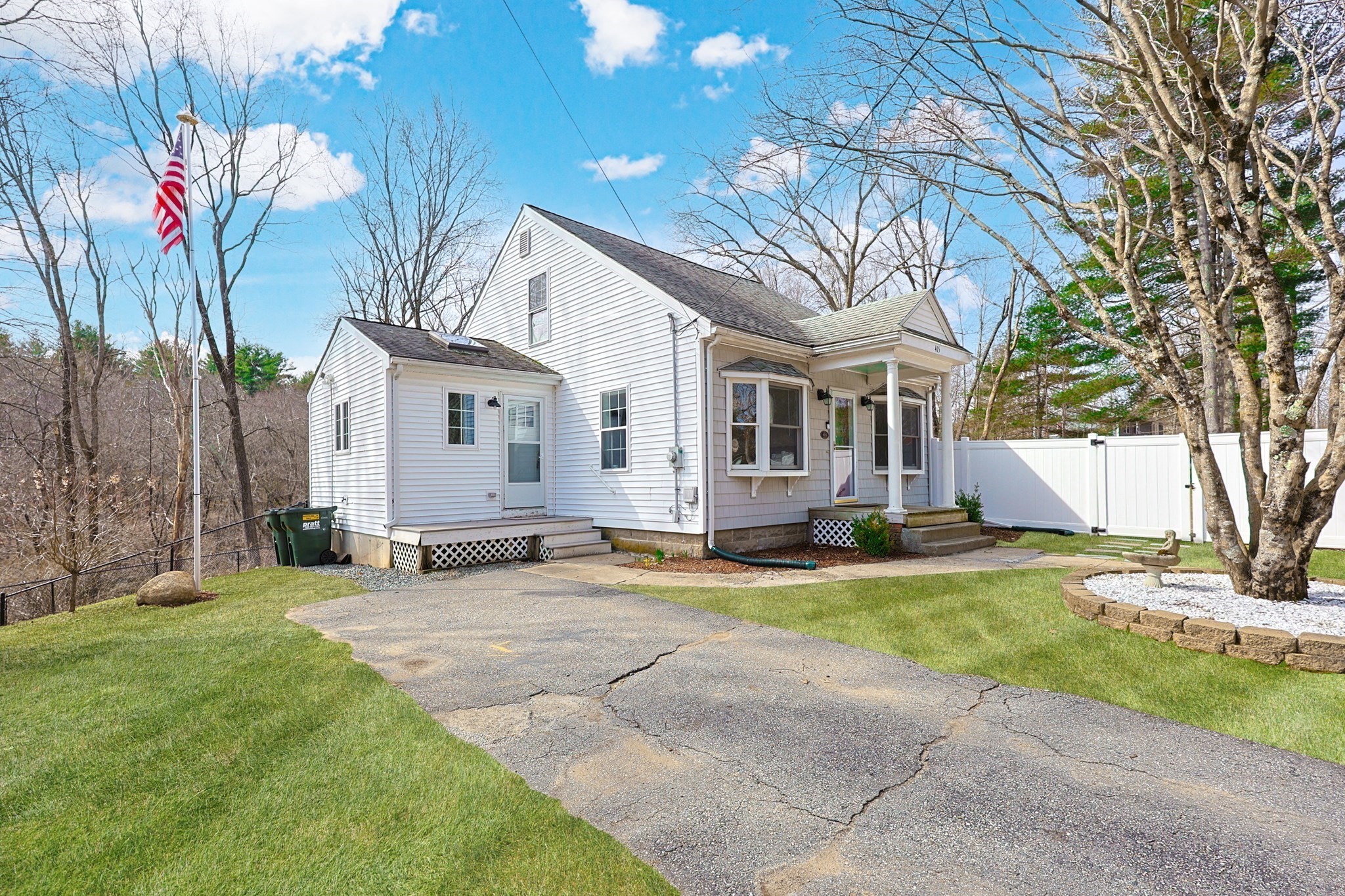 415 Pond St, Uxbridge, MA 01569