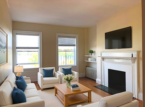 470 Beacon Street, Apt 8