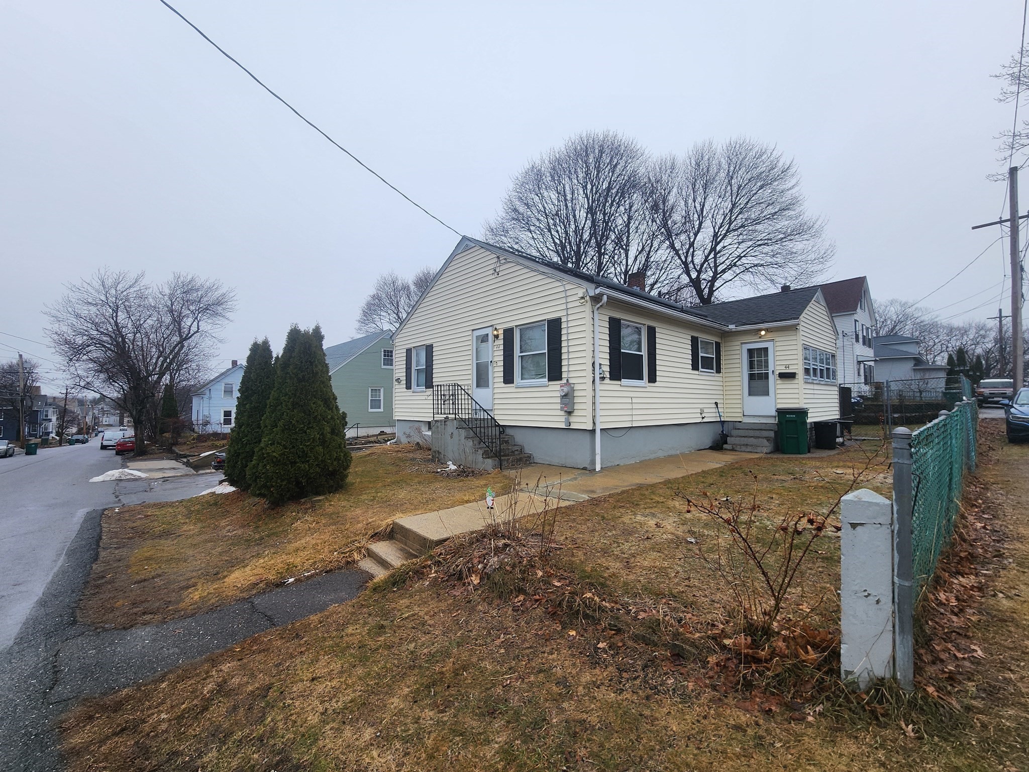 44 Cane St, Fitchburg, MA 01420