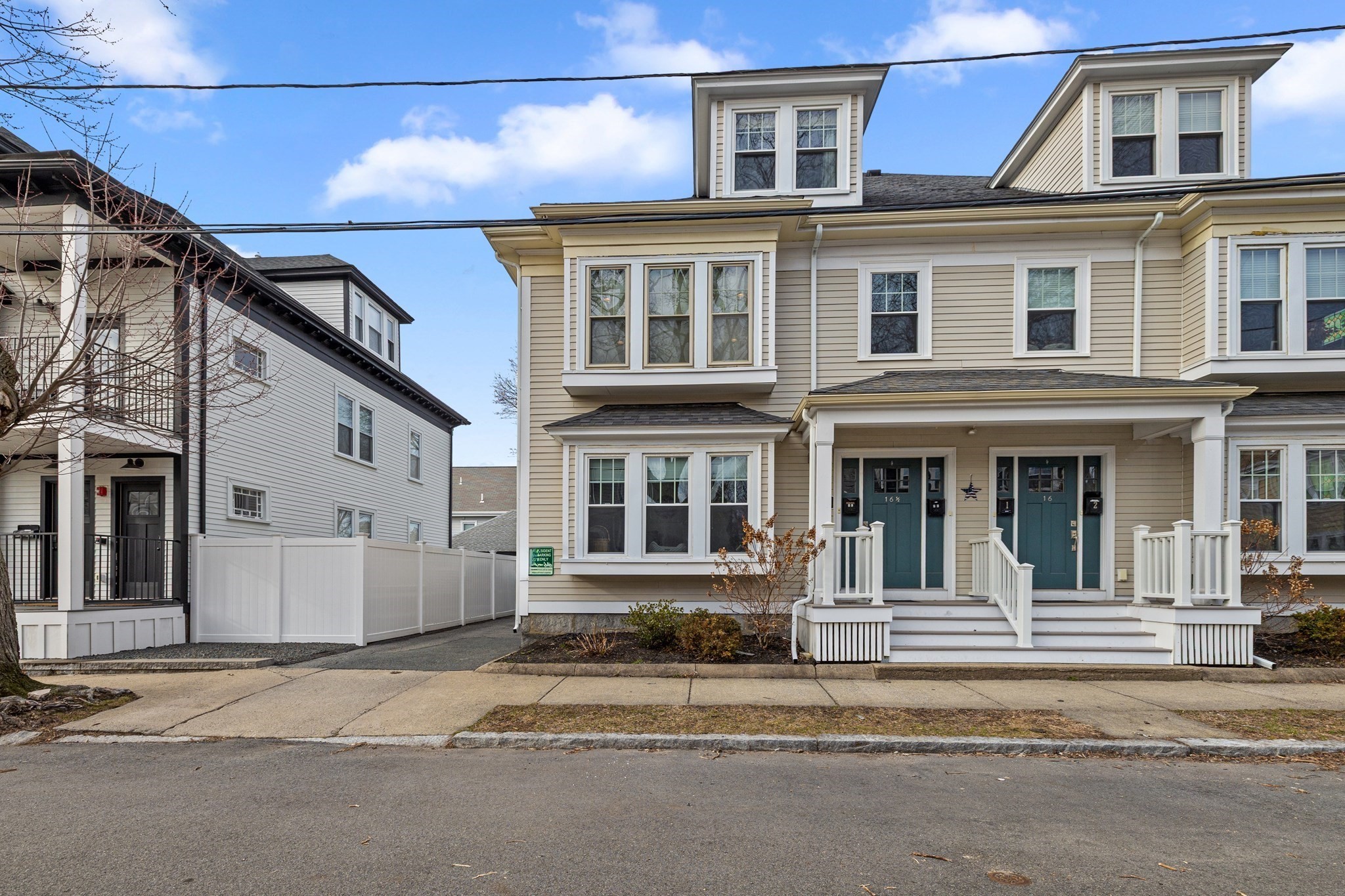 16 Holly St Unit 2L, Salem, MA 01970
