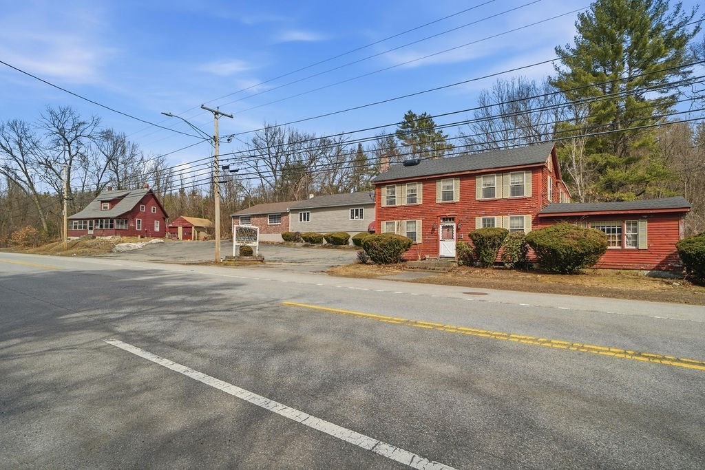 285 Middlesex Rd, Tyngsborough, MA 01879