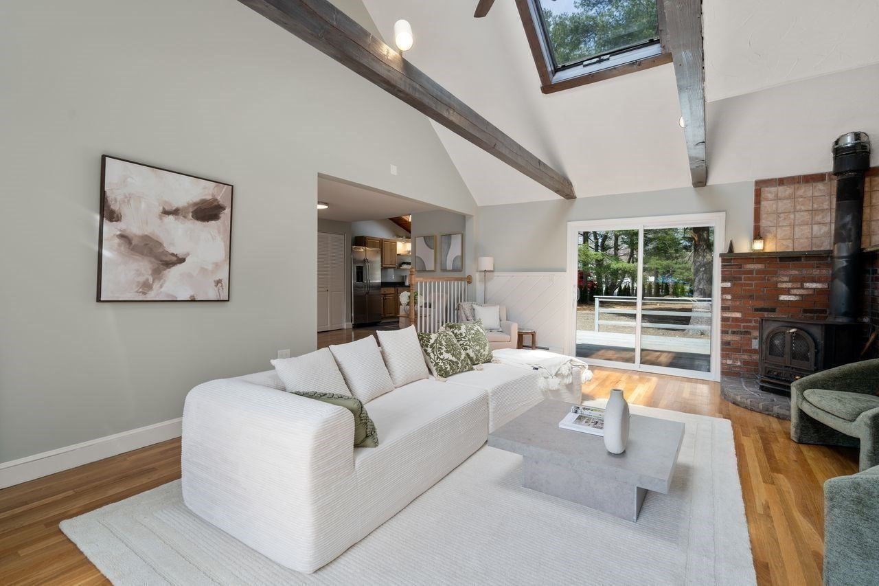 11 Winter St, Foxboro, MA 02035