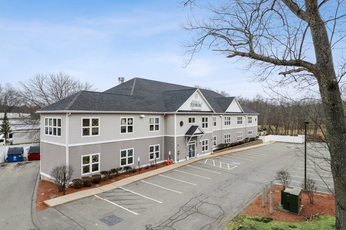 443 W Lowell Ave, Haverhill, MA 01832