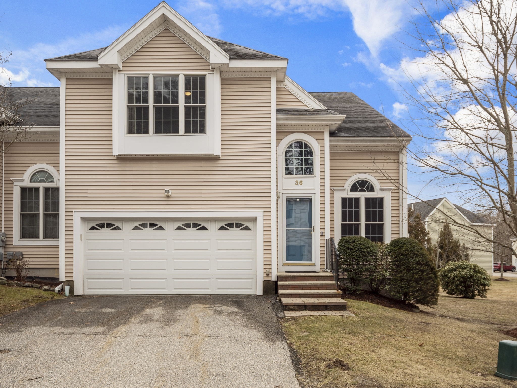 36 Knowlton Cir Unit 1, Upton, MA 01568