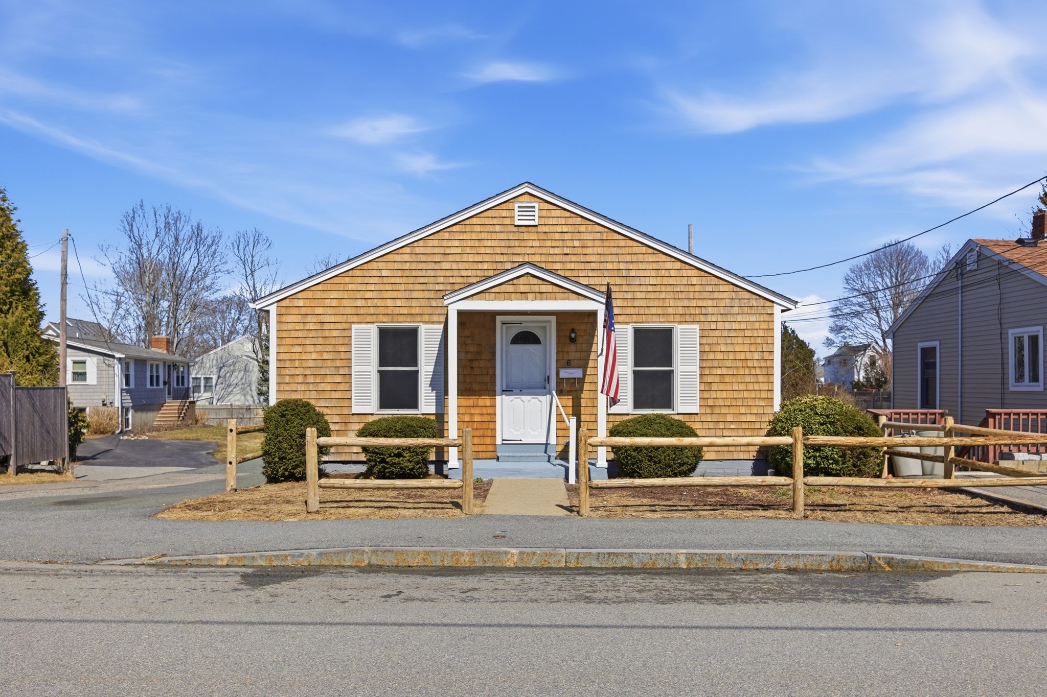 6 Parker St, Rockport, MA 01966