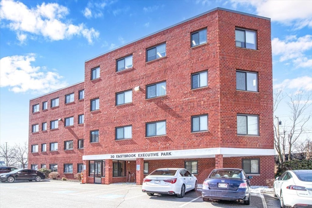 30 Eastbrook Rd Unit 302, Dedham, MA 02026