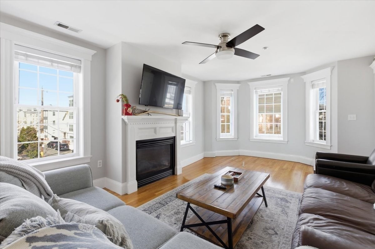 77 Baxter St Unit 3, Boston - South Boston, MA 02127