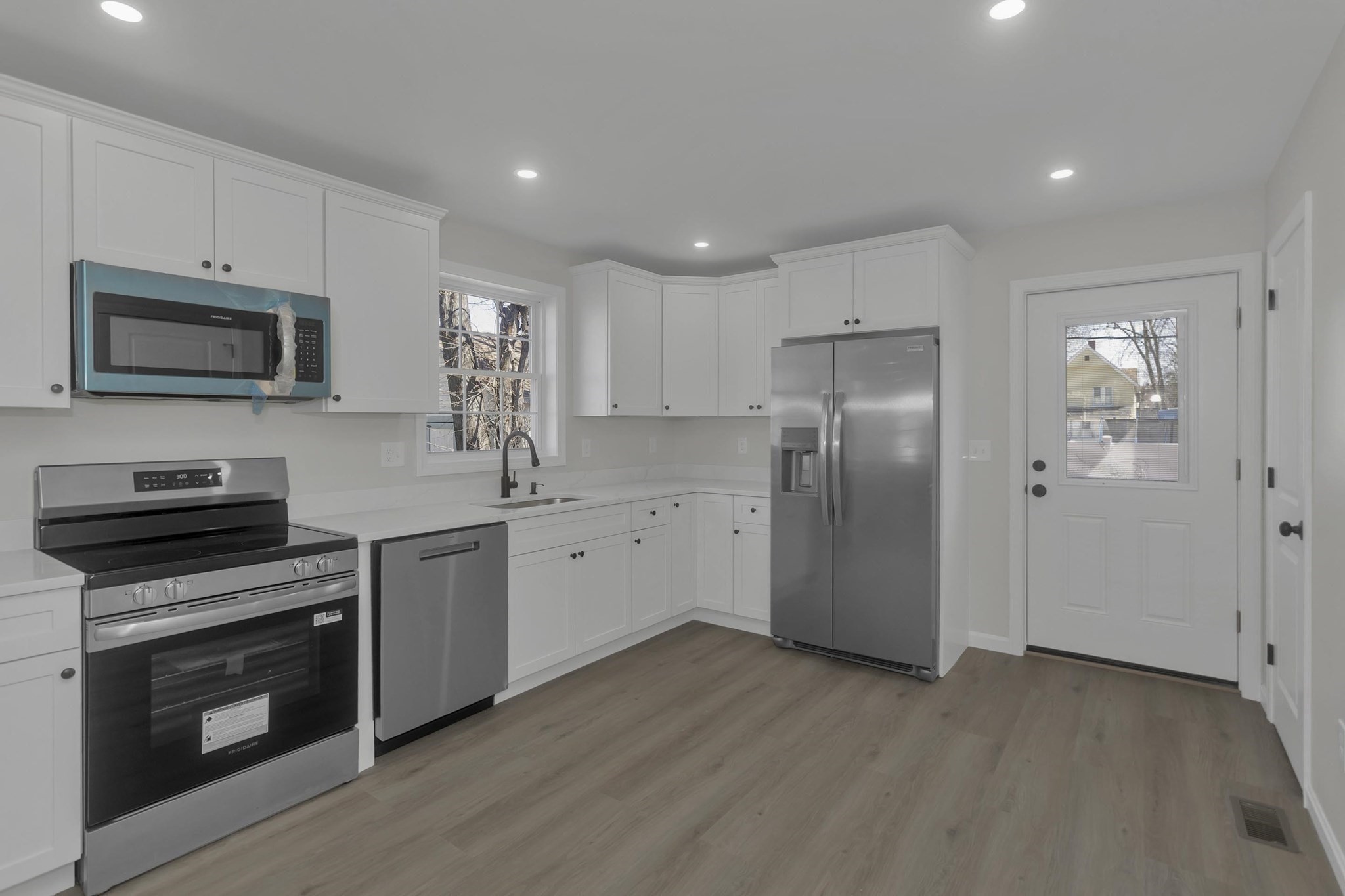 63 Euclid Ave, Springfield, MA 01108 - Image 9