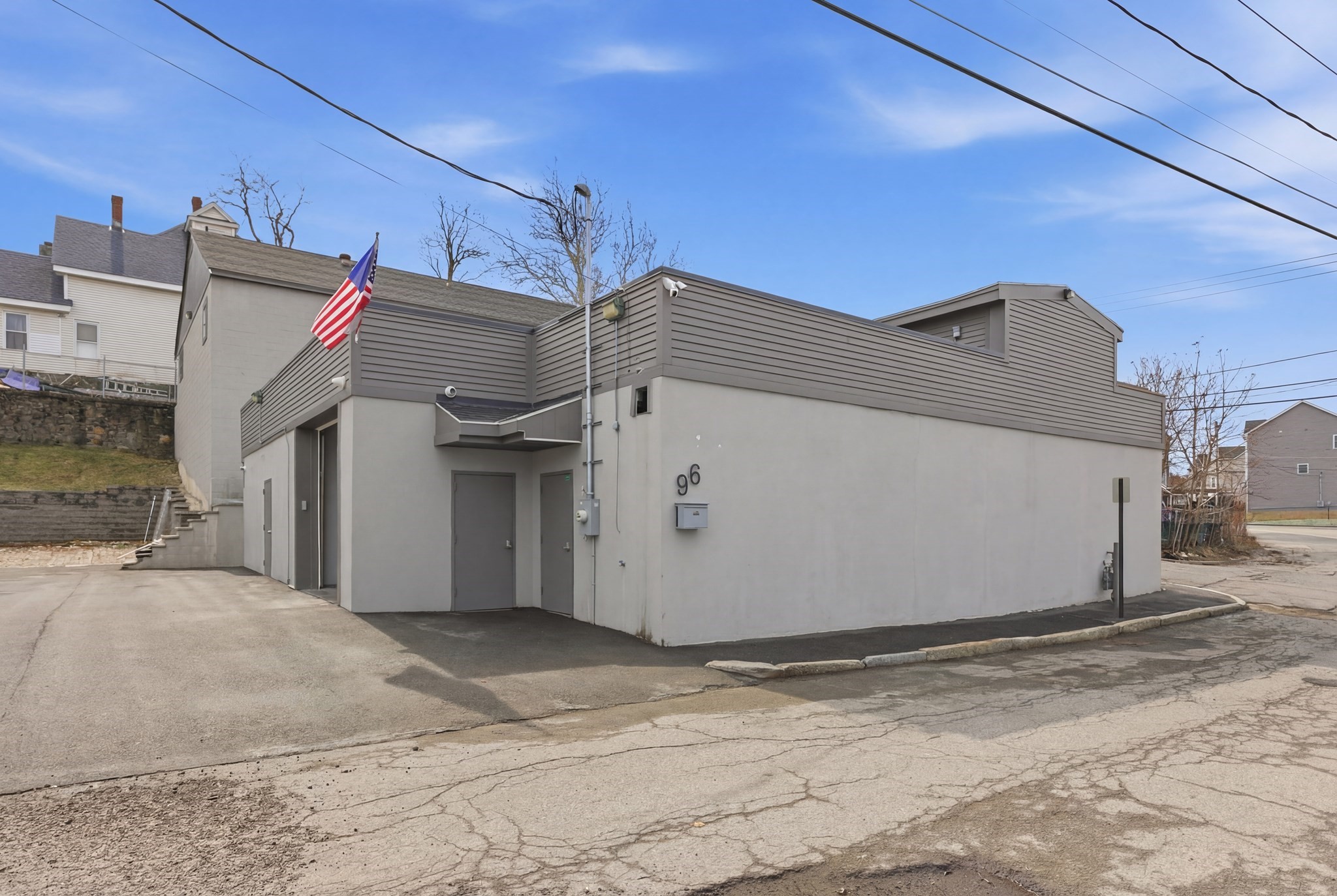 20 Howard St, Lowell, MA 01851