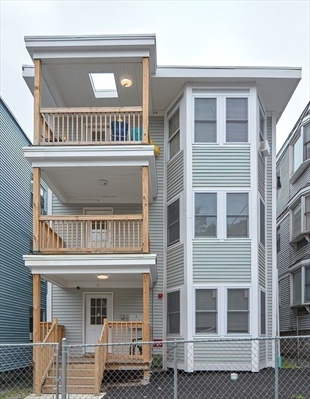 35 Ellington St