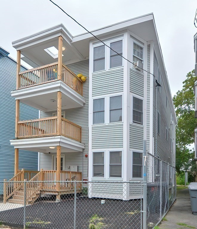 35 Ellington St, Dorchester, Boston, MA 02121 - Image 2