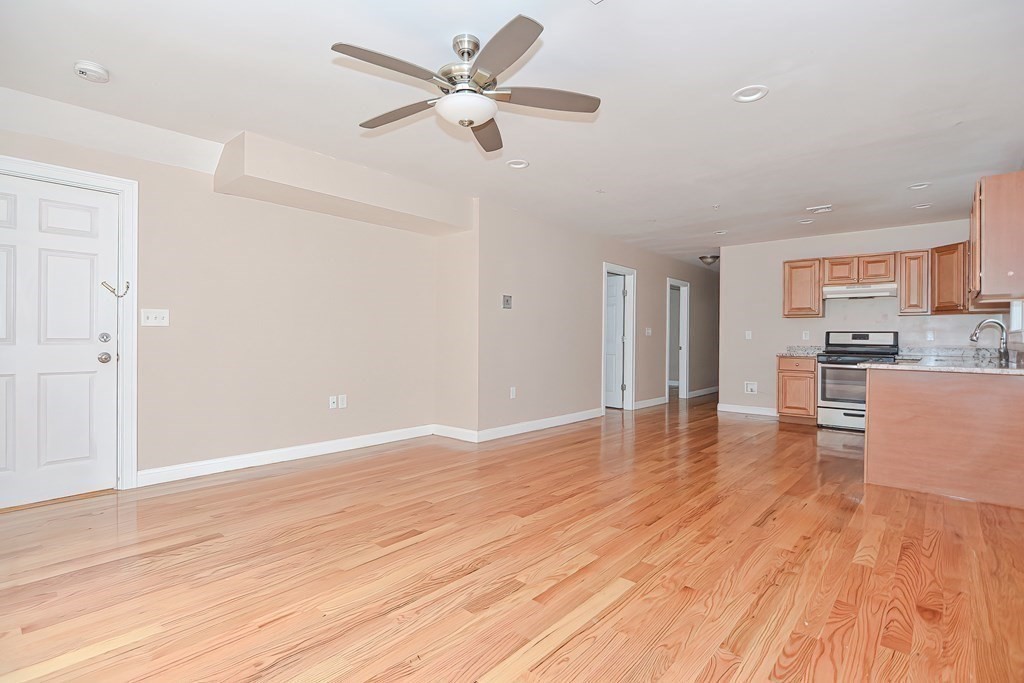 35 Ellington St, Dorchester, Boston, MA 02121 - Image 15