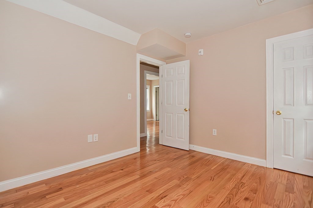 35 Ellington St, Dorchester, Boston, MA 02121 - Image 25