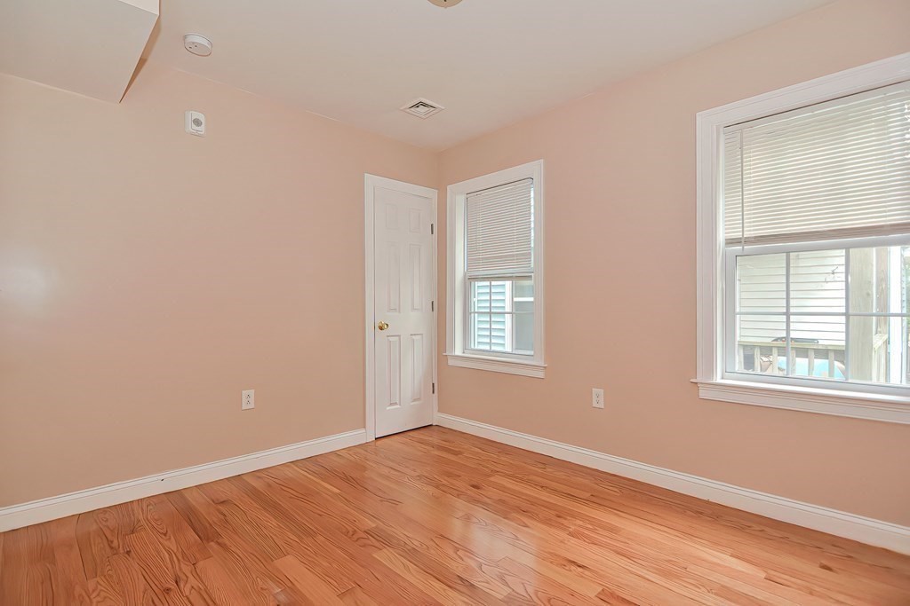 35 Ellington St, Dorchester, Boston, MA 02121 - Image 26