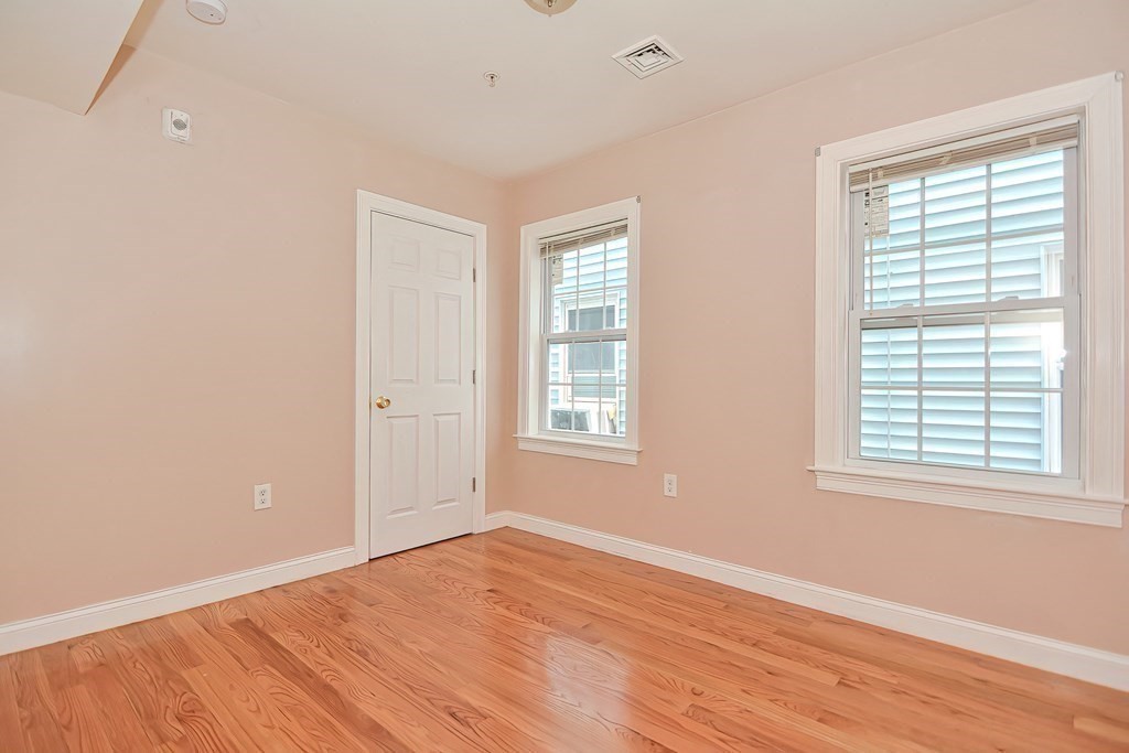 35 Ellington St, Dorchester, Boston, MA 02121 - Image 27