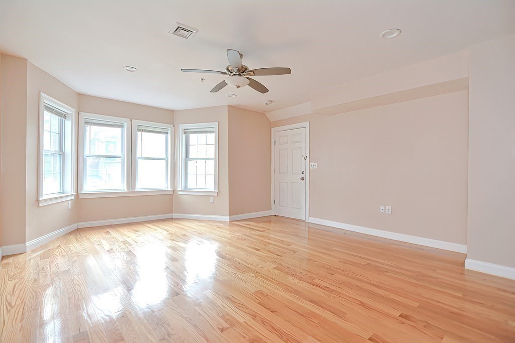 35 Ellington St, Dorchester, Boston, MA 02121 - Image 4