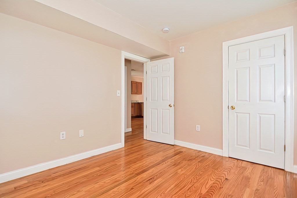 35 Ellington St, Dorchester, Boston, MA 02121 - Image 31
