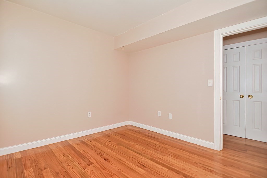 35 Ellington St, Dorchester, Boston, MA 02121 - Image 32