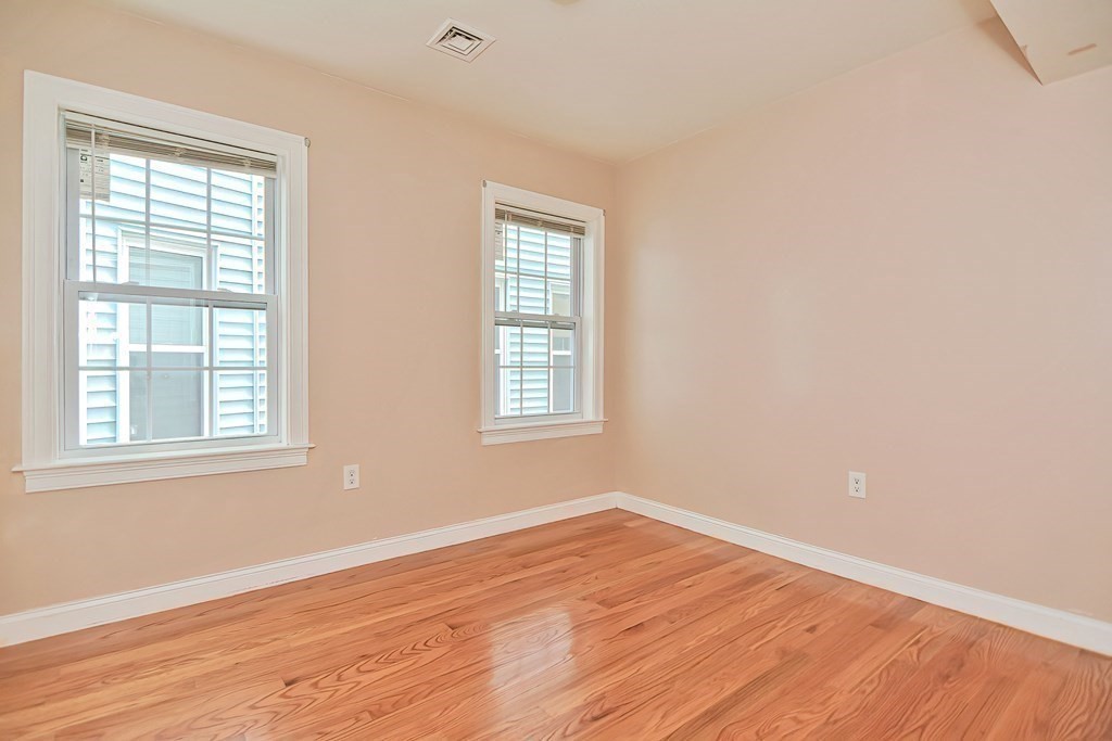 35 Ellington St, Dorchester, Boston, MA 02121 - Image 33